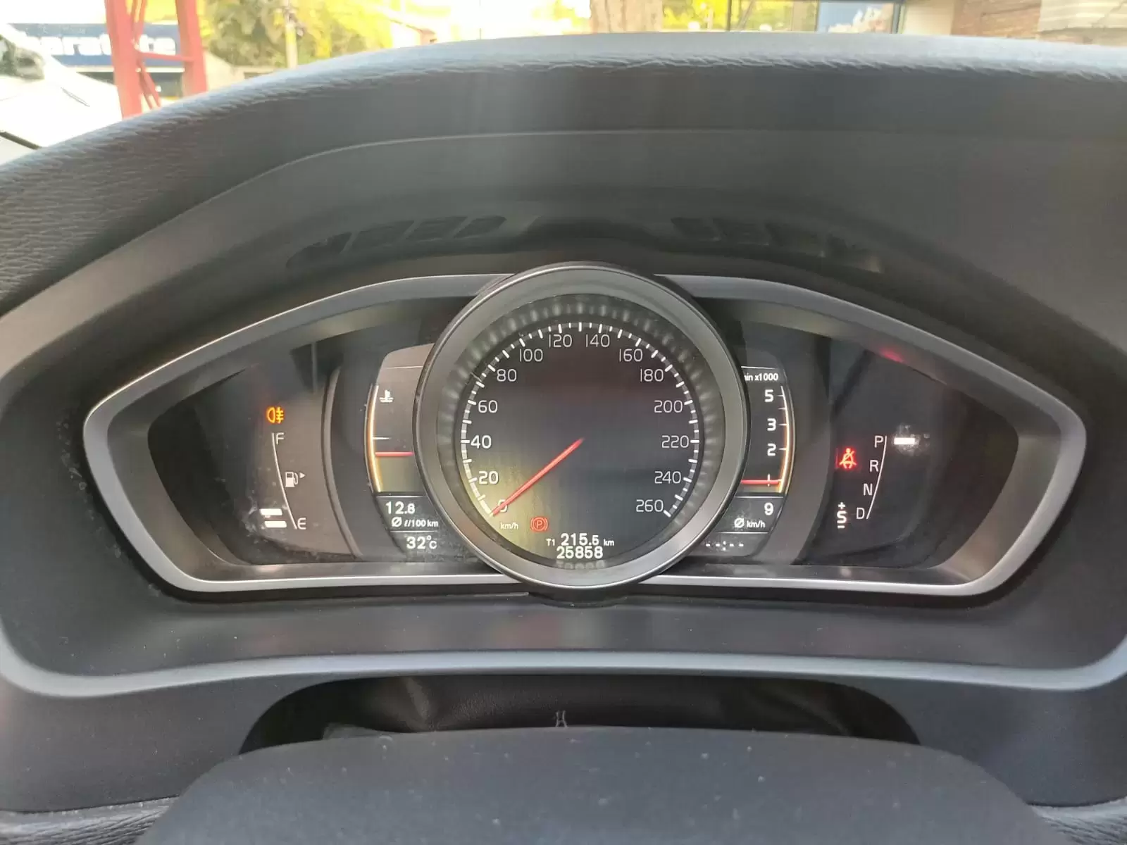 Volvo V40 D4 Full 2016 en Globalmotors: Elegancia y rendimiento. - Imagen 14