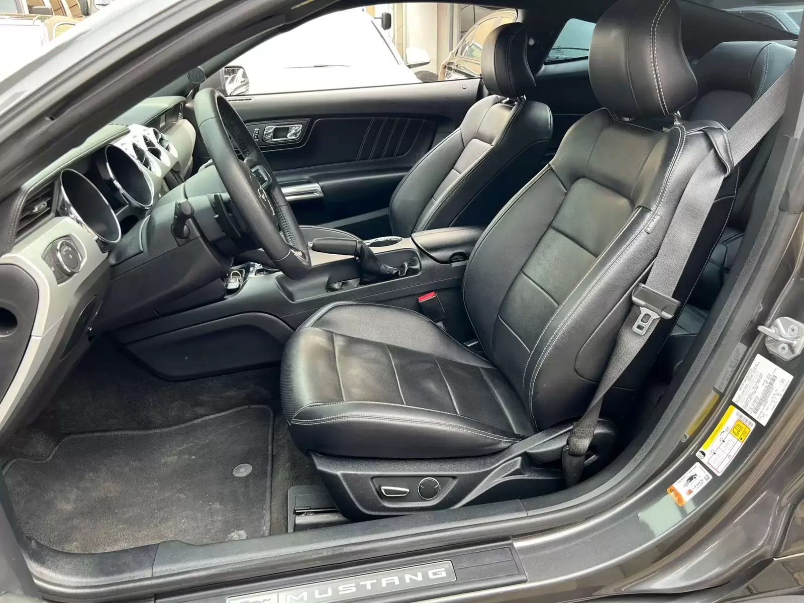 Ford Mustang GT Full 2017 en Globalmotors: Potencia y estilo icónico. - Imagen 10