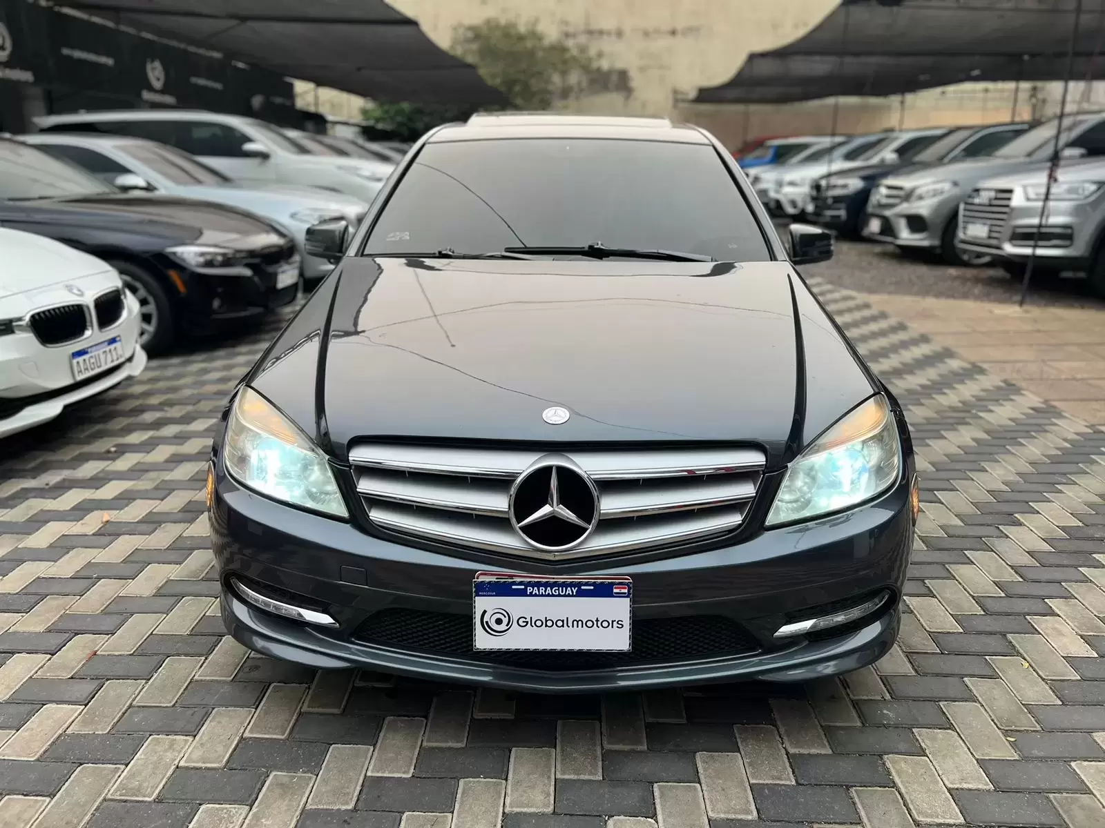 Mercedes Benz C300 Full 2011 en Globalmotors: Elegancia y rendimiento. - Imagen 2