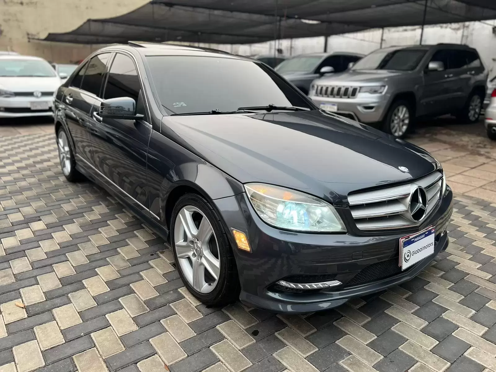 Mercedes Benz C300 Full 2011 en Globalmotors: Elegancia y rendimiento. - Imagen 3