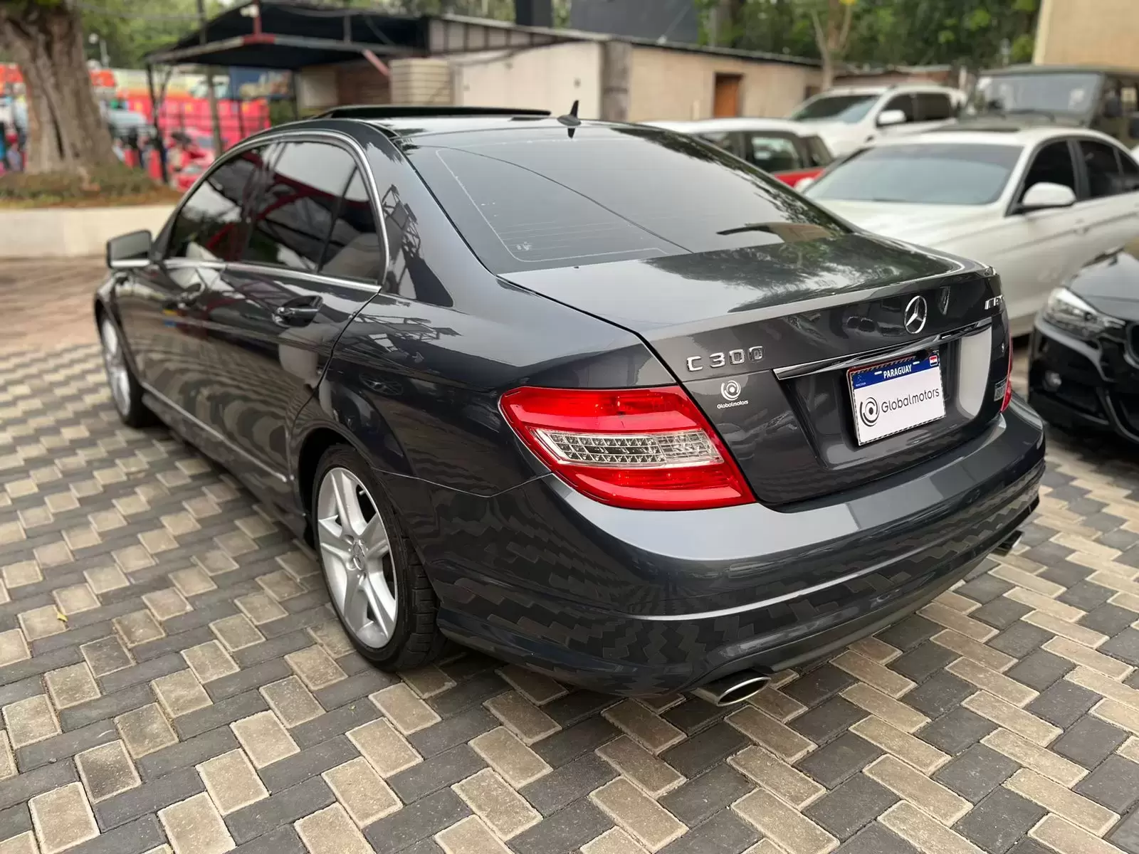 Mercedes Benz C300 Full 2011 en Globalmotors: Elegancia y rendimiento. - Imagen 5