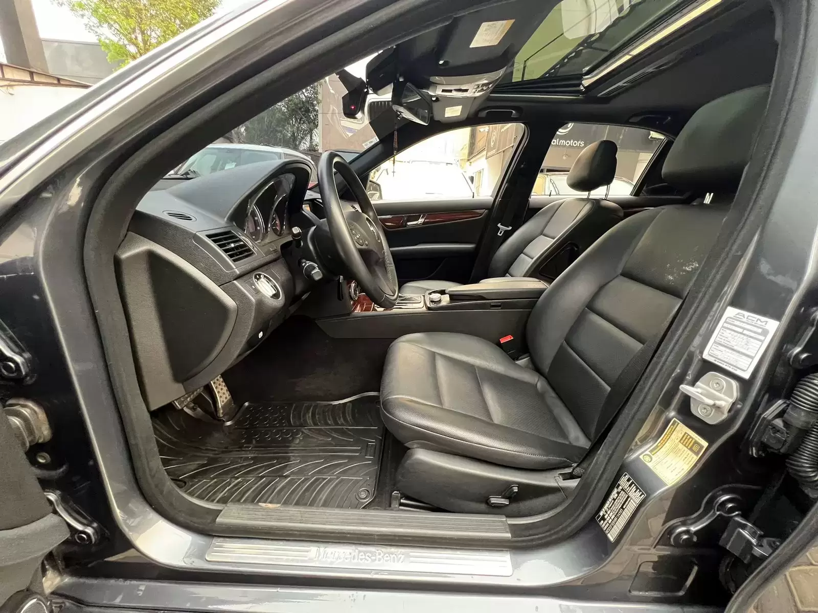 Mercedes Benz C300 Full 2011 en Globalmotors: Elegancia y rendimiento. - Imagen 10
