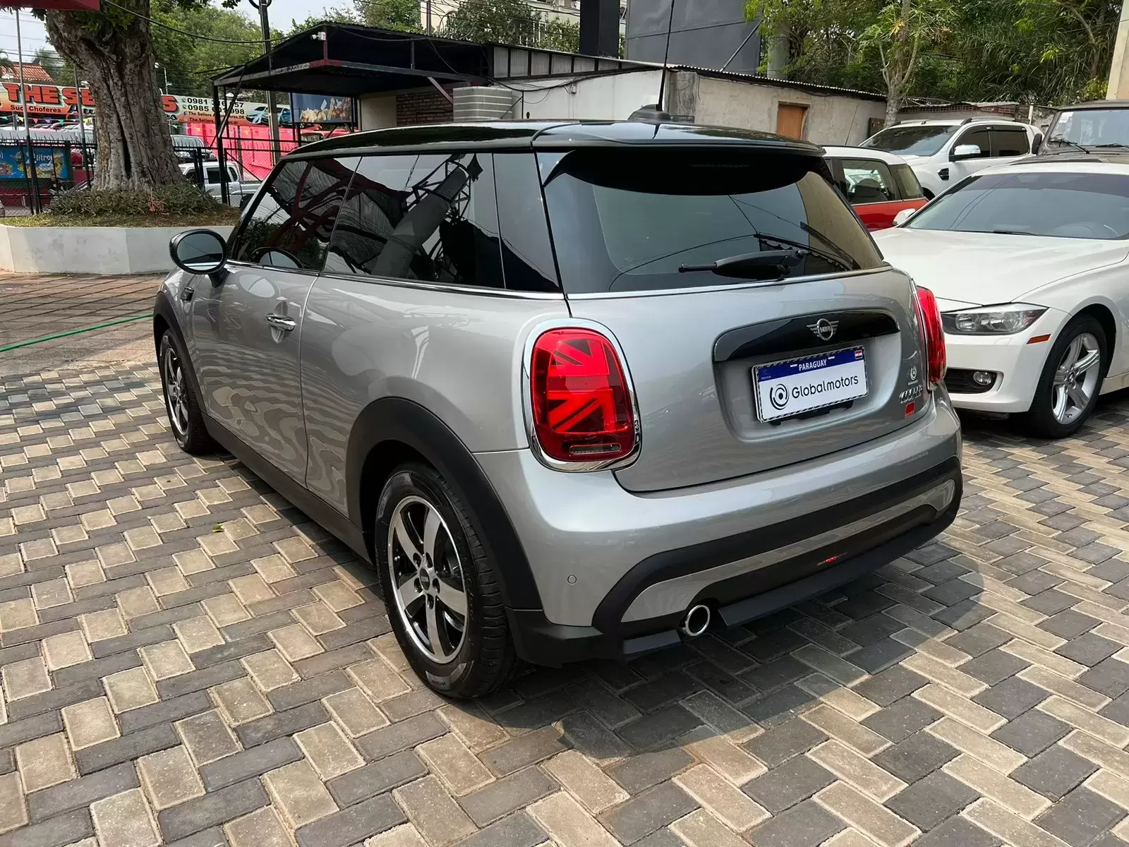 Mini Cooper Hatch 2023 en Globalmotors: Diseño icónico y tecnología avanzada. - Imagen 5