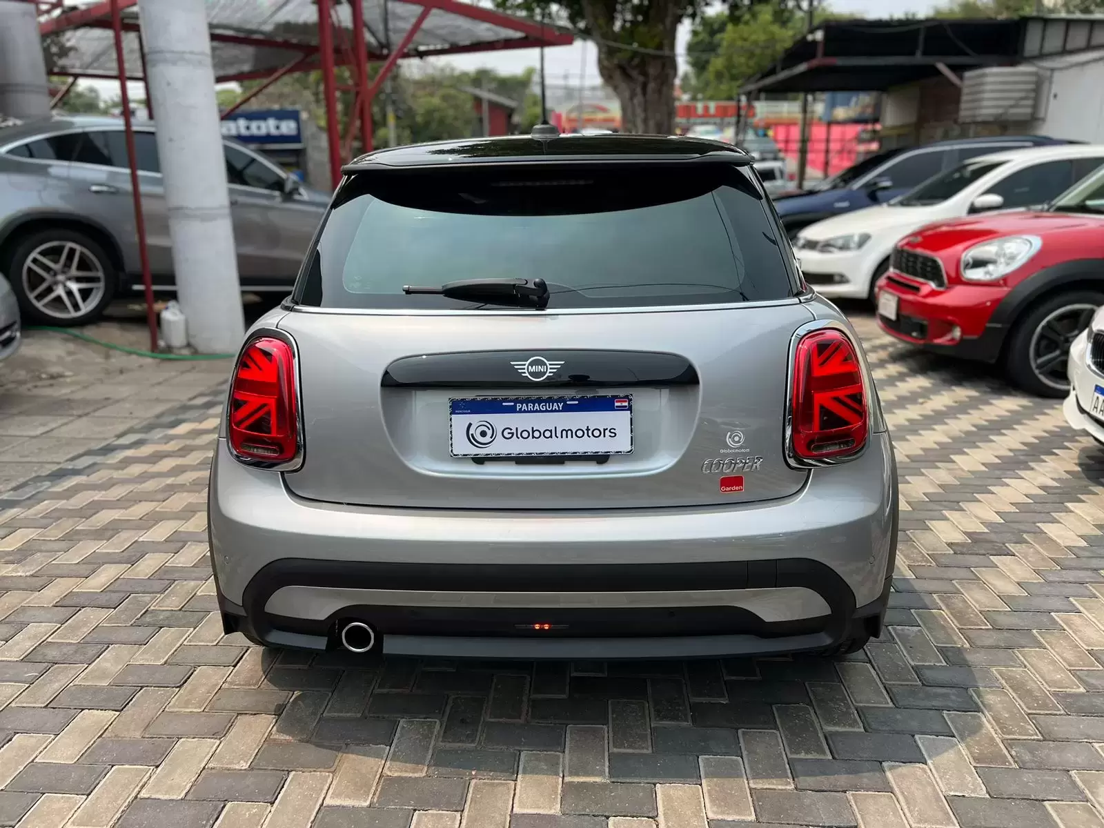 Mini Cooper Hatch 2023 en Globalmotors: Diseño icónico y tecnología avanzada. - Imagen 6