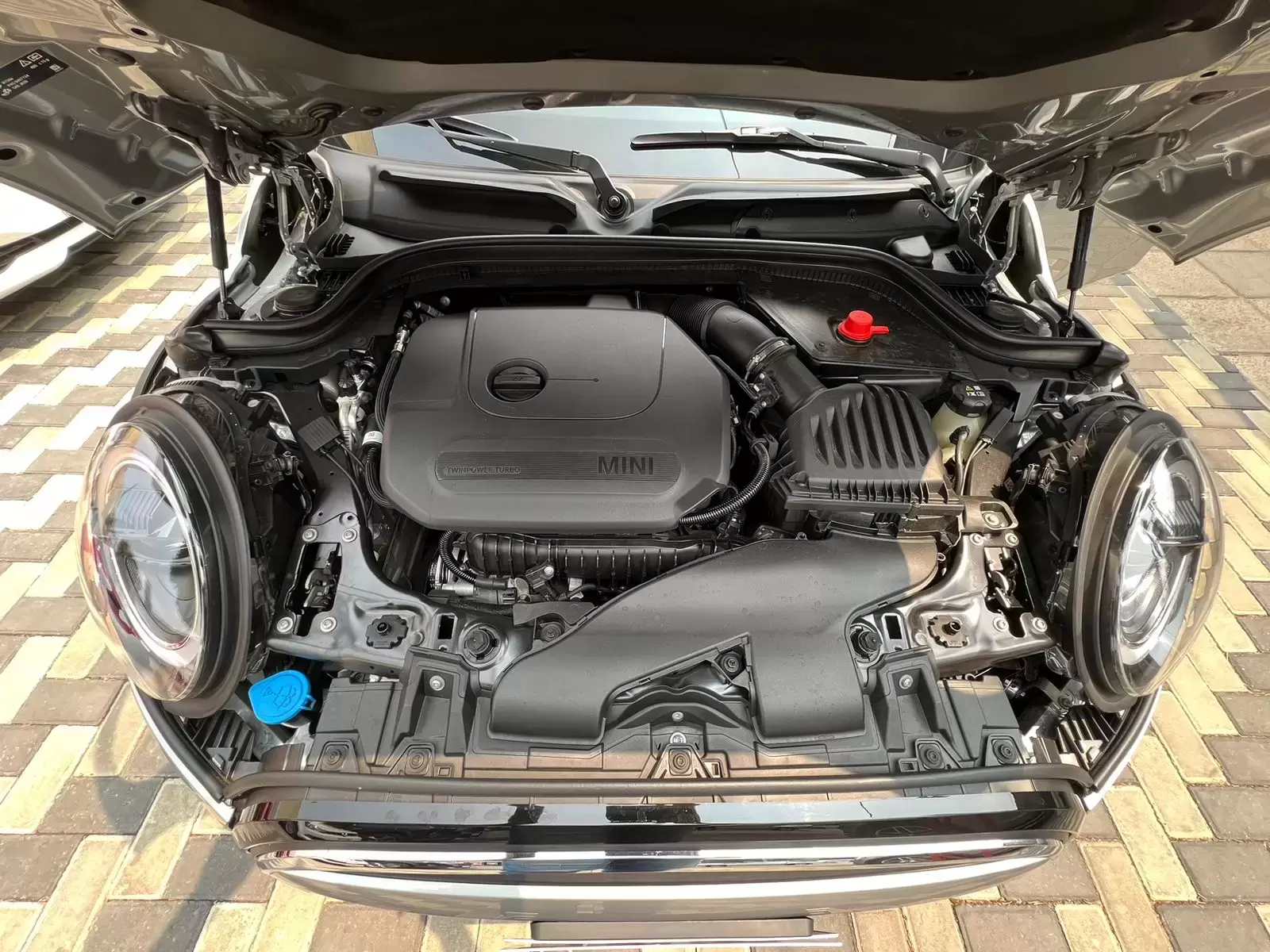 Mini Cooper Hatch 2023 en Globalmotors: Diseño icónico y tecnología avanzada. - Imagen 22
