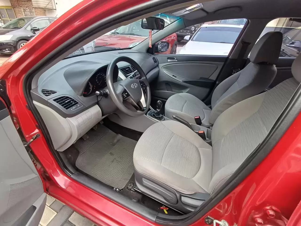Hyundai Accent 2017 en Globalmotors: Estilo, eficiencia y comodidad. - Imagen 9