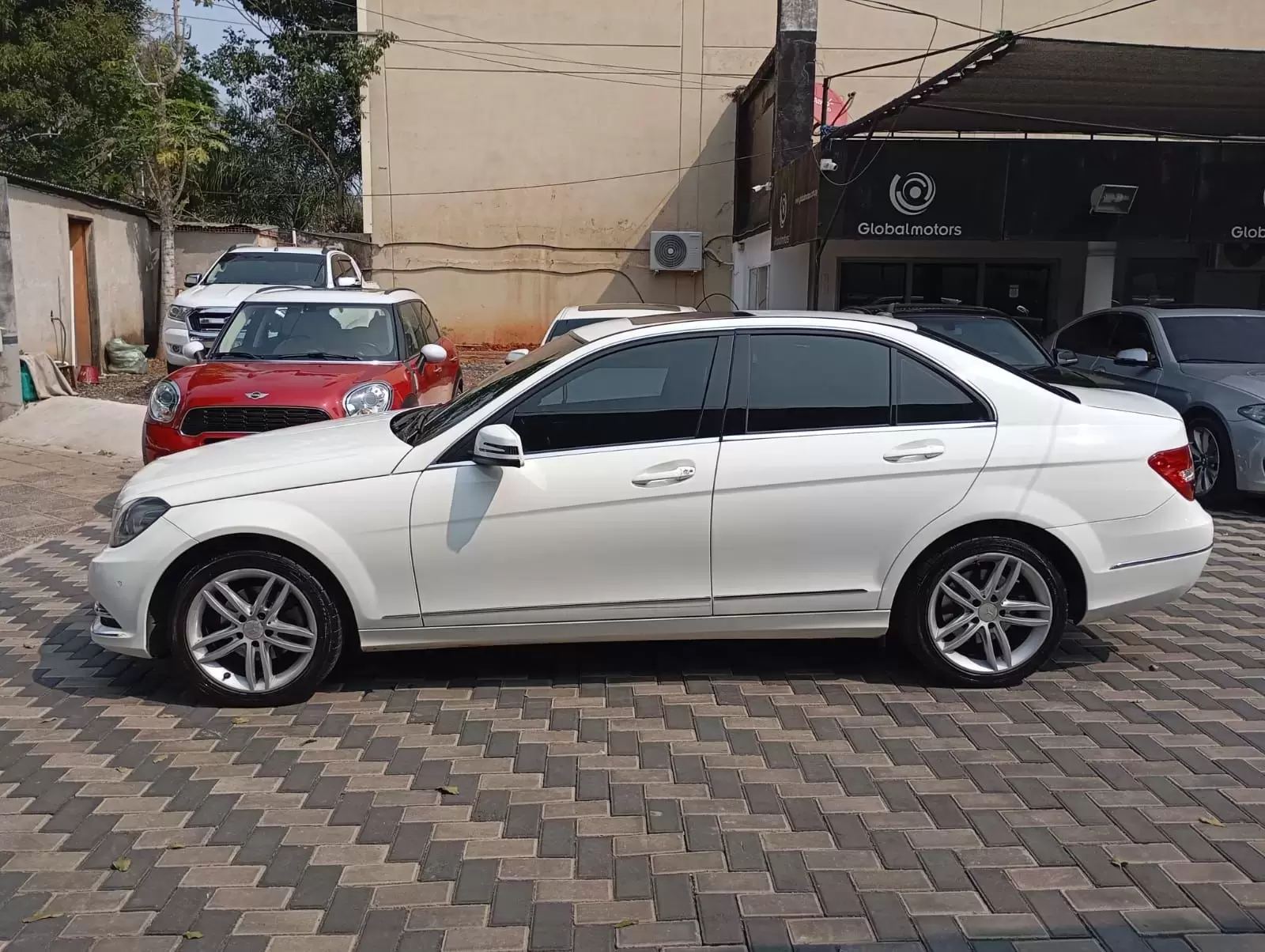 Mercedes Benz C220 CDI 2014 en Globalmotors: Lujo y rendimiento. - Imagen 4