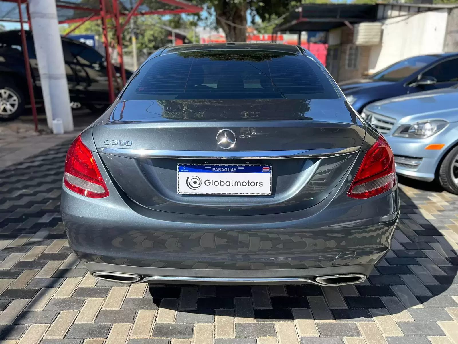 Mercedes Benz C300 2015 en Globalmotors: Lujo, elegancia y rendimiento excepcional. - Imagen 6