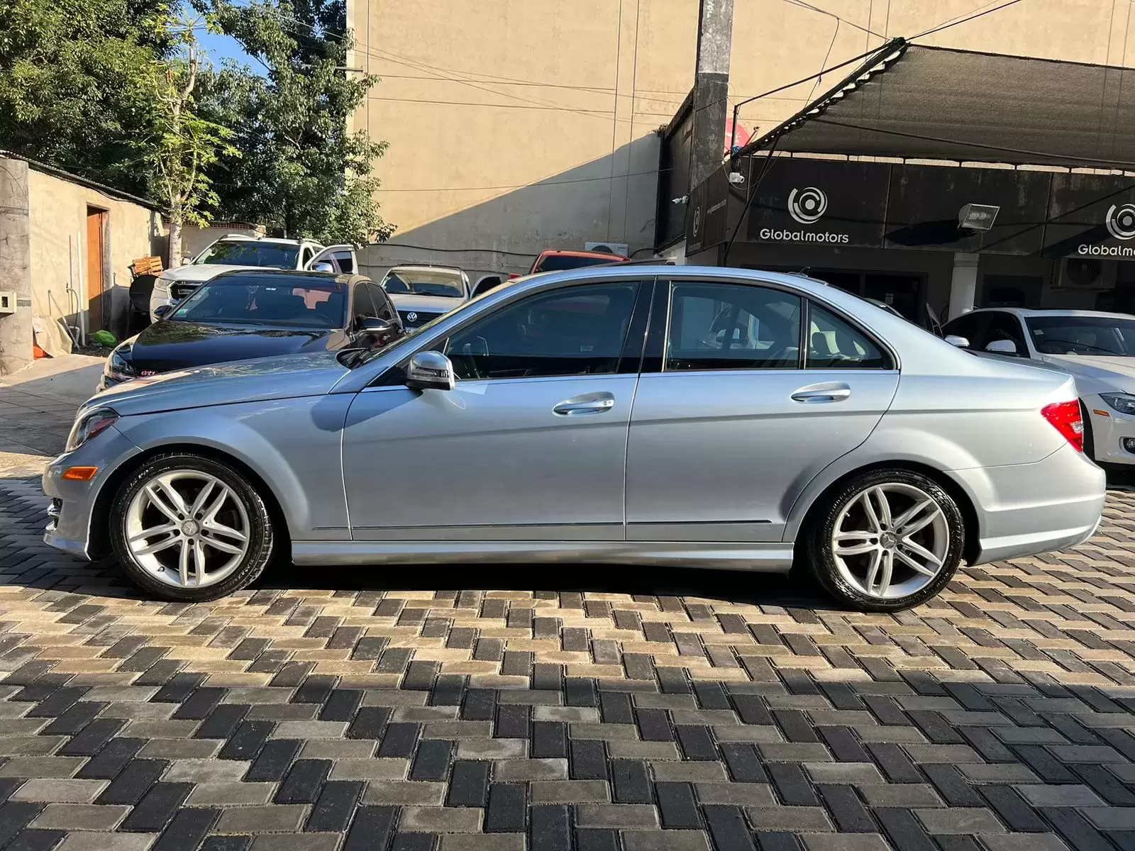 Mercedes Benz C250 Sport Luxury 2013 en Globalmotors, Asunción, Paraguay. - Imagen 4