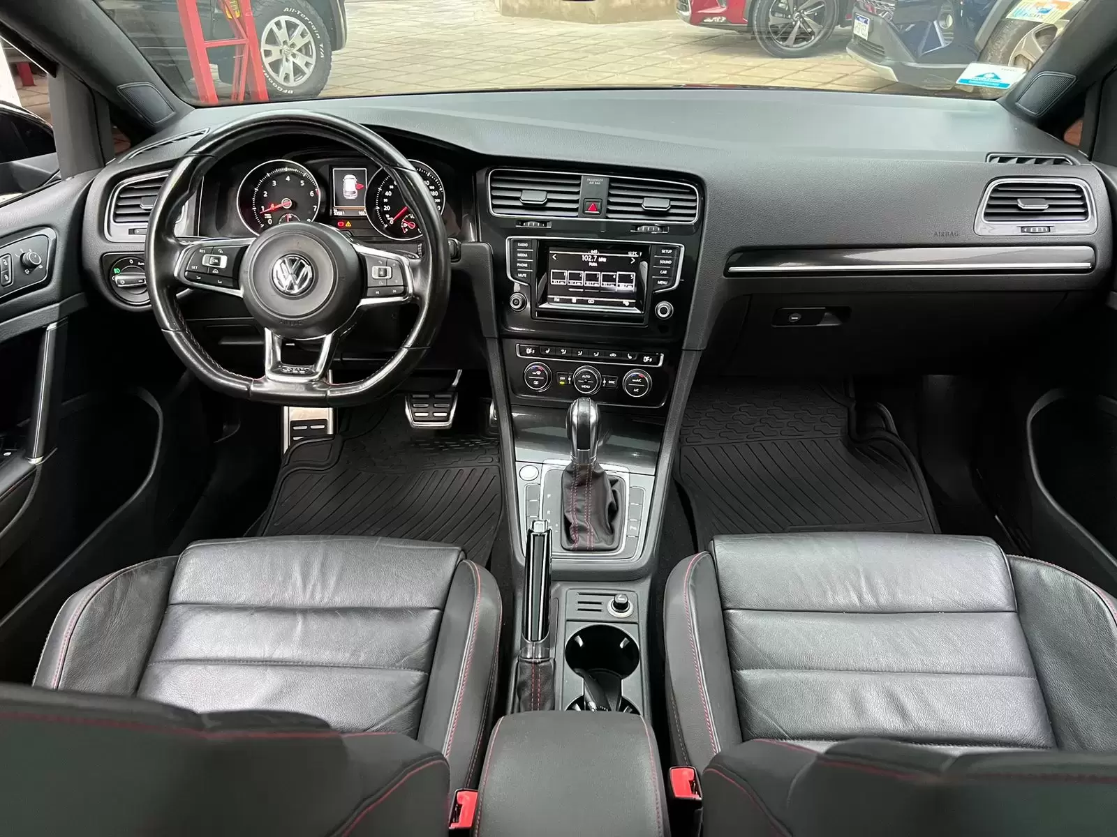 Volkswagen Golf GTI 2016 en Globalmotors: Potencia y estilo deportivo - Imagen 11