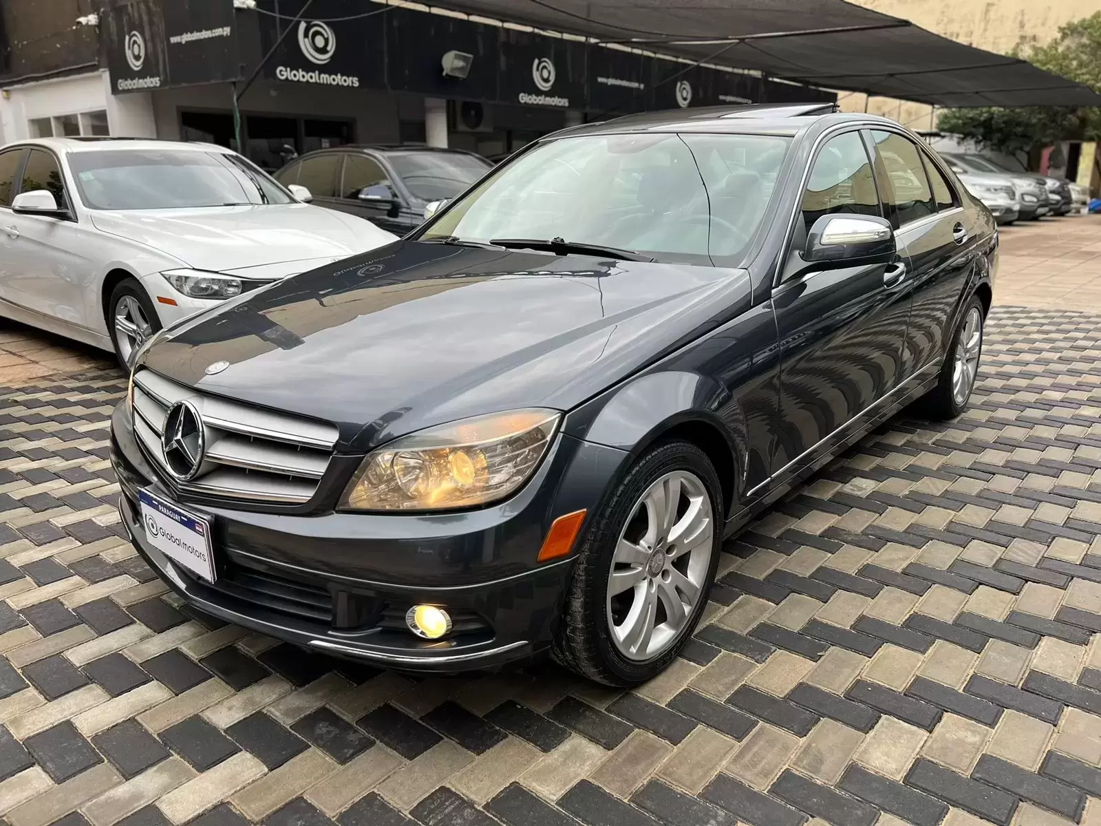 Mercedes Benz C300 Luxury 2009 en Globalmotors: Lujo y rendimiento.