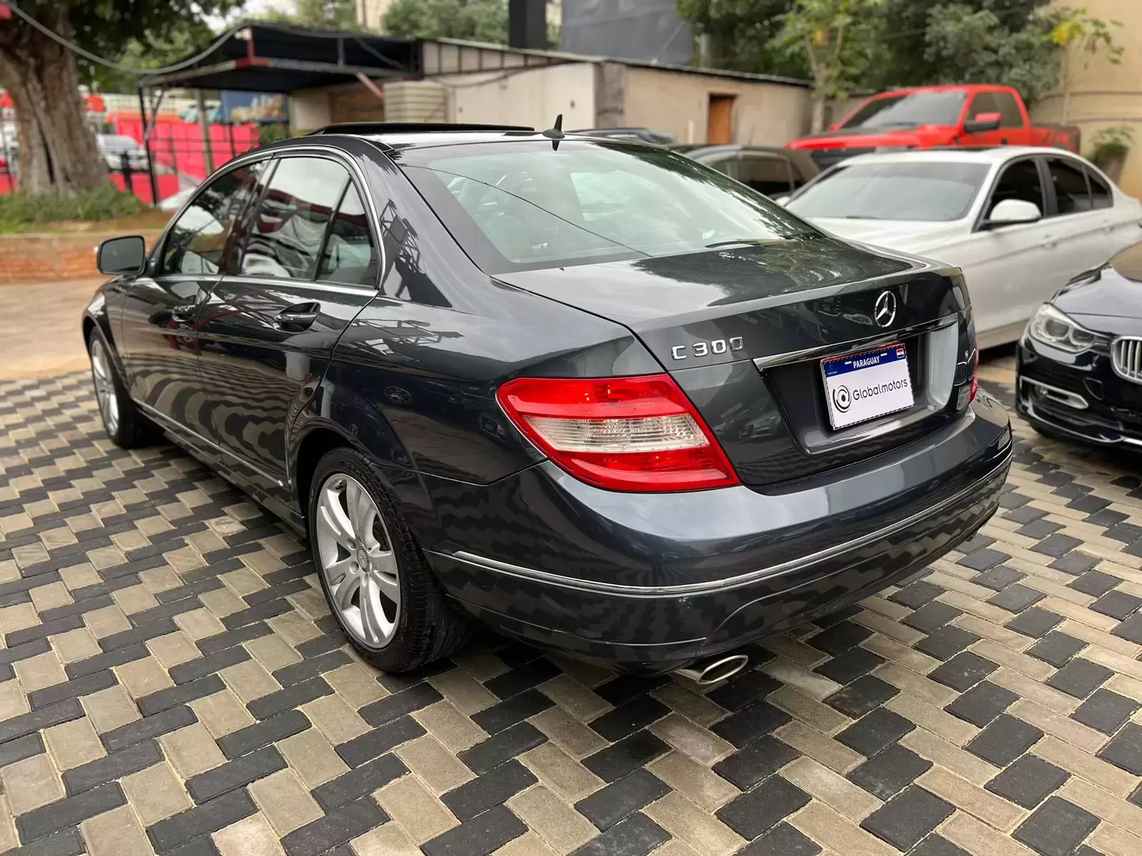 Mercedes Benz C300 Luxury 2009 en Globalmotors: Lujo y rendimiento. - Imagen 5
