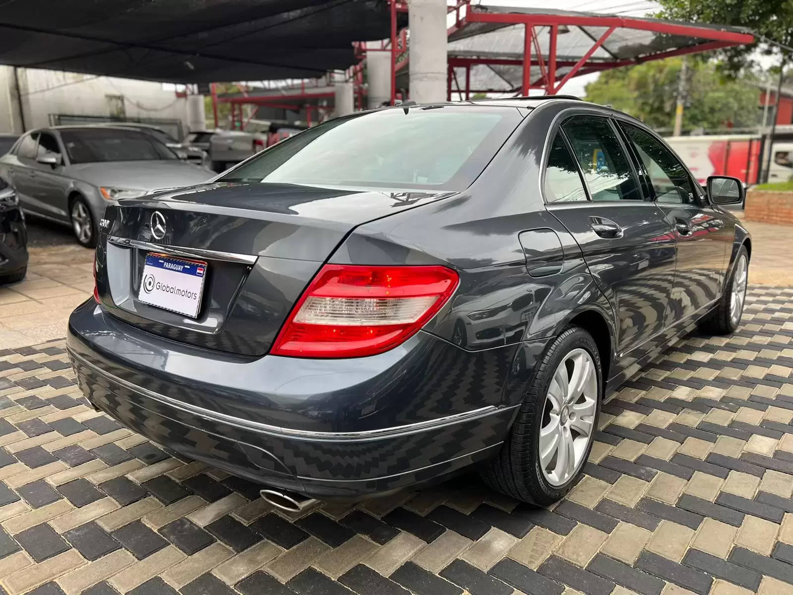 Mercedes Benz C300 Luxury 2009 en Globalmotors: Lujo y rendimiento. - Imagen 7