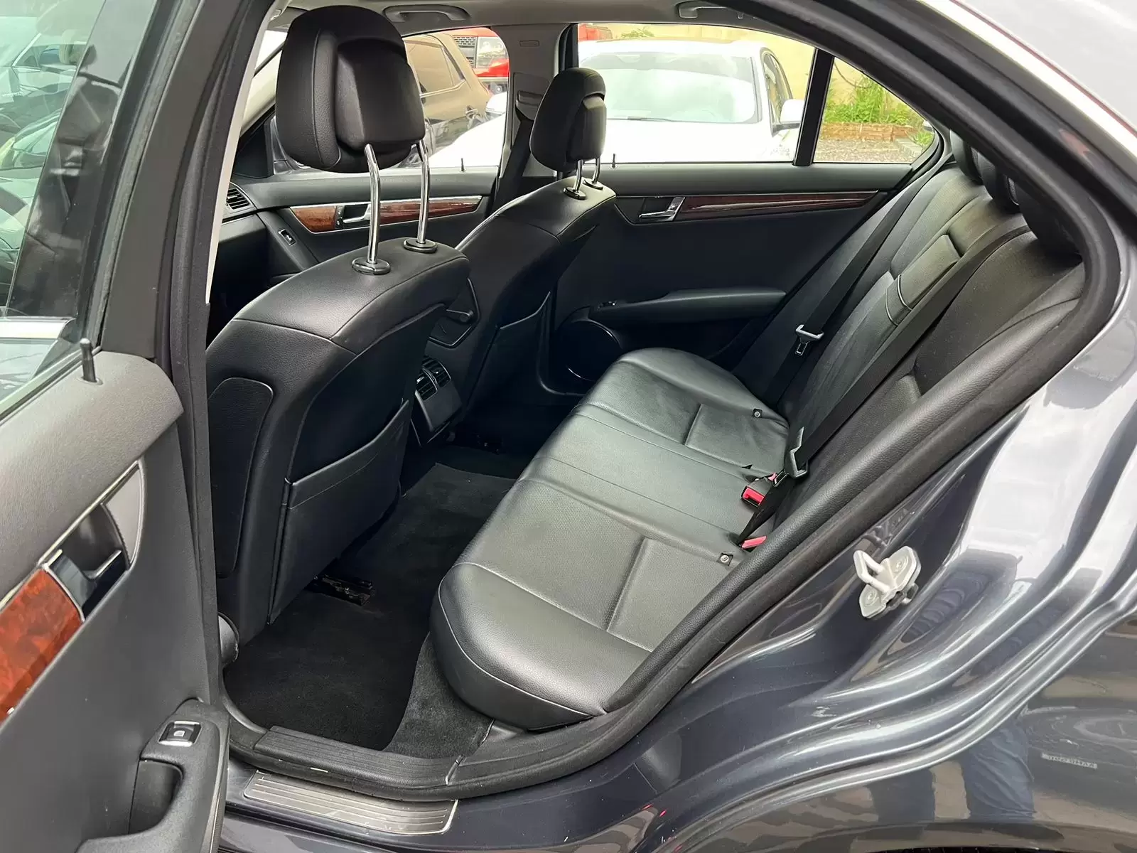 Mercedes Benz C300 Luxury 2009 en Globalmotors: Lujo y rendimiento. - Imagen 10