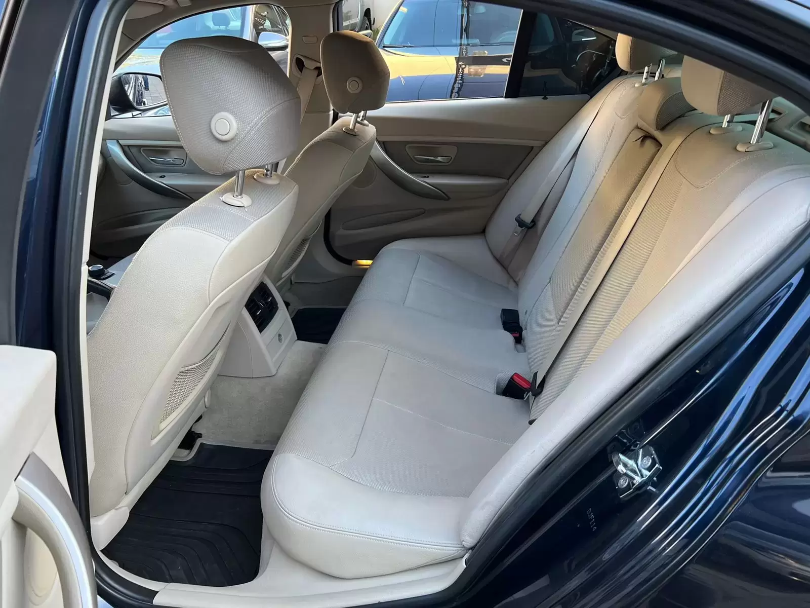 BMW 320d 2012 en Globalmotors: Lujo, rendimiento y tecnología de vanguardia - Imagen 10