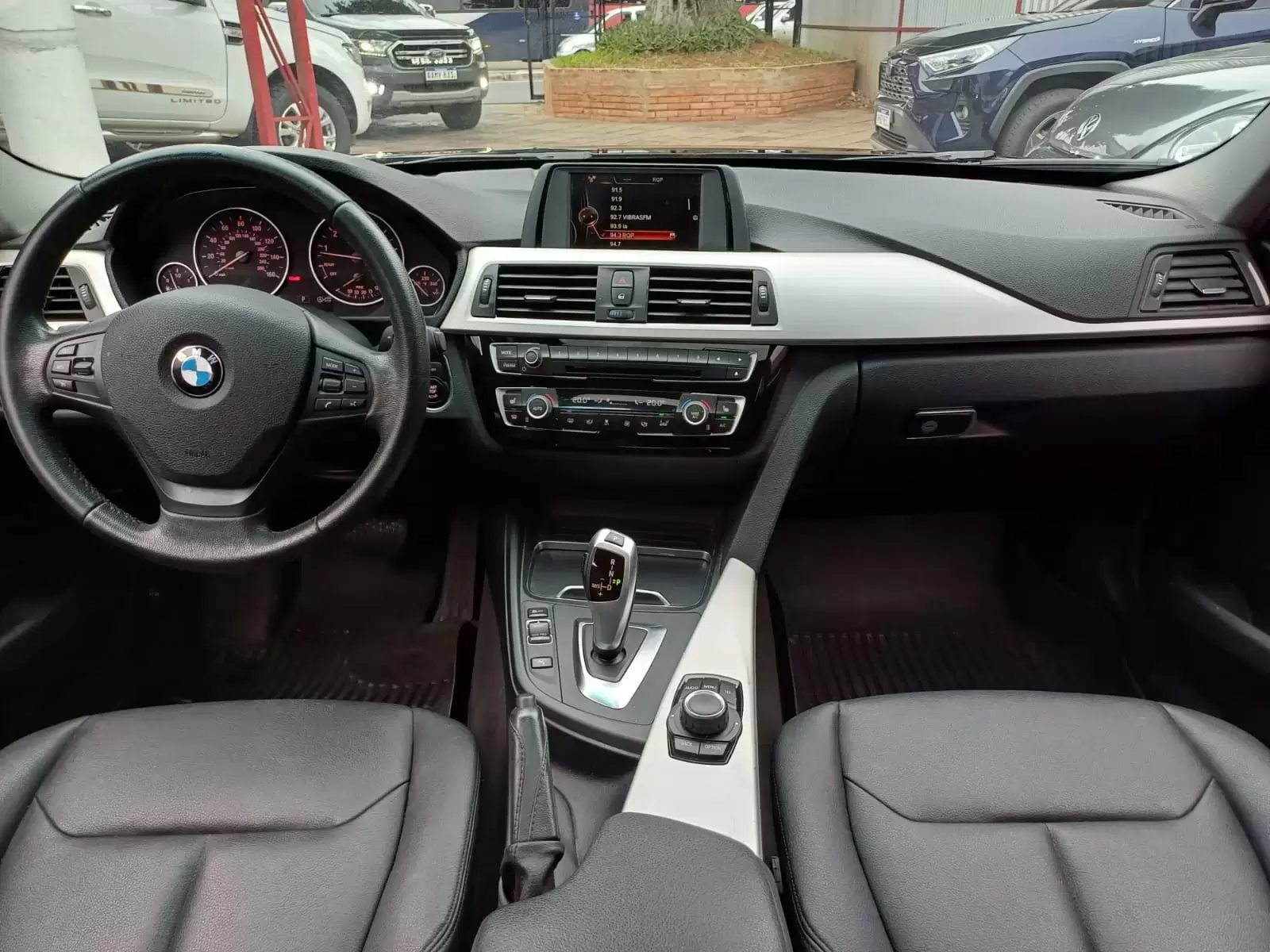 BMW 320i Xdrive 2017 en Globalmotors: lujo, rendimiento y seguridad. - Imagen 11