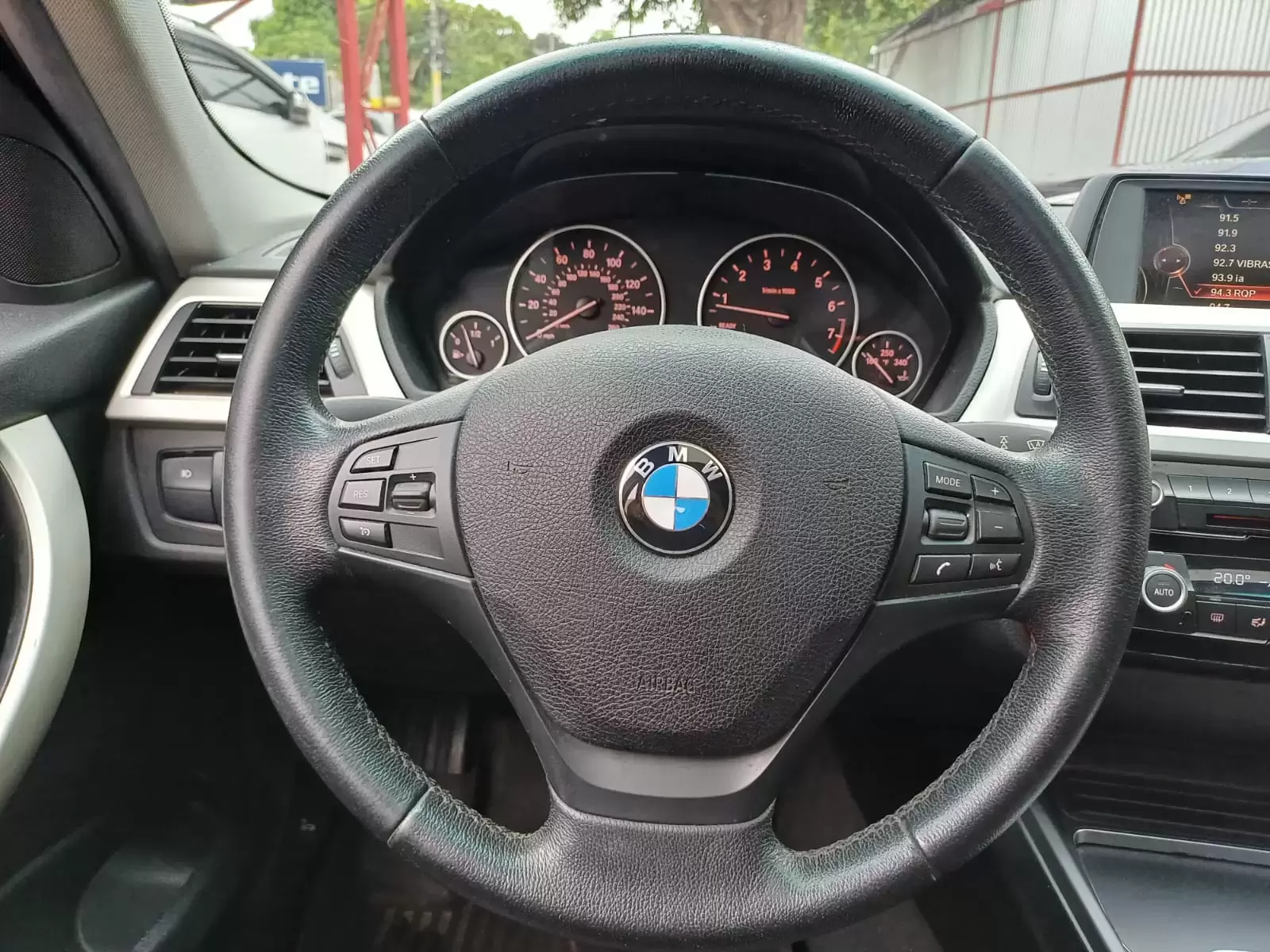 BMW 320i Xdrive 2017 en Globalmotors: lujo, rendimiento y seguridad. - Imagen 15