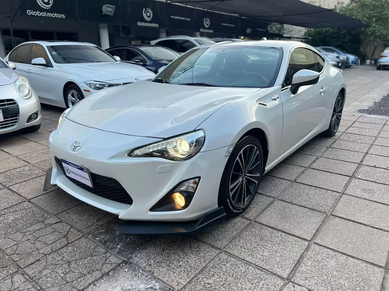Toyota GT 86 2012 en Globalmotors: Potencia y elegancia deportiva.