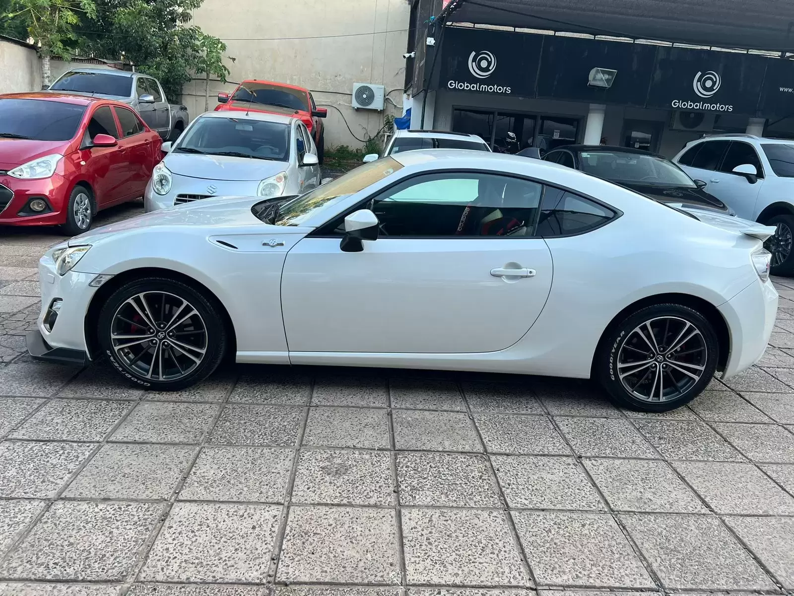 Toyota GT 86 2012 en Globalmotors: Potencia y elegancia deportiva. - Imagen 4