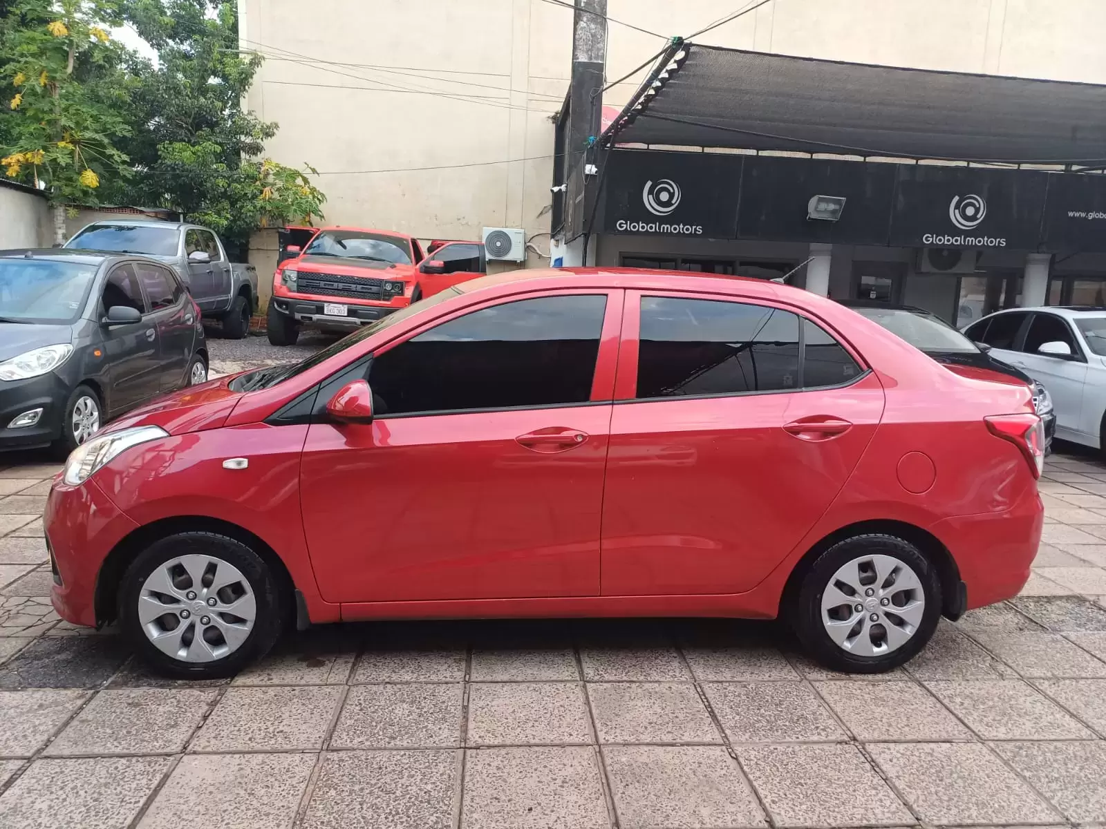 Hyundai Grand i10 Sedan 2017 en Globalmotors: Compacto, moderno y eficiente. - Imagen 4