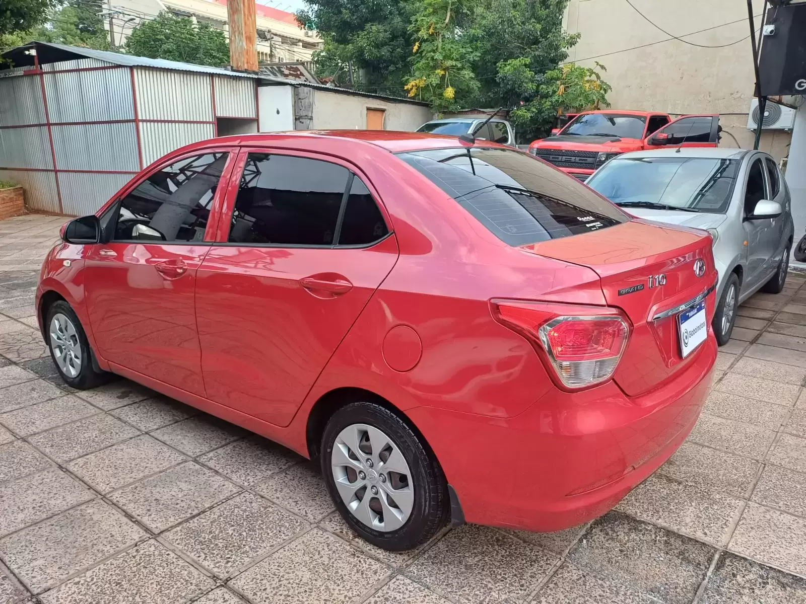 Hyundai Grand i10 Sedan 2017 en Globalmotors: Compacto, moderno y eficiente. - Imagen 5