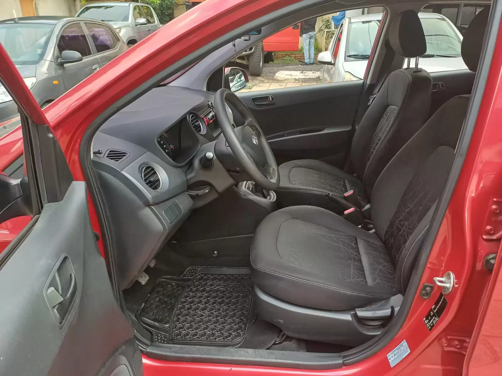 Hyundai Grand i10 Sedan 2017 en Globalmotors: Compacto, moderno y eficiente. - Imagen 8