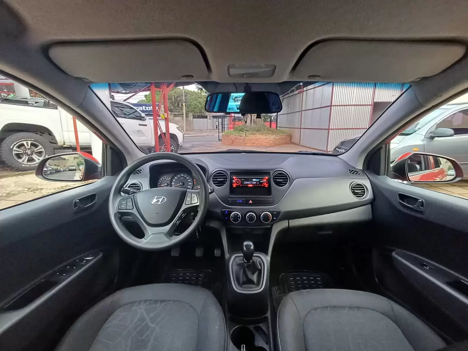 Hyundai Grand i10 Sedan 2017 en Globalmotors: Compacto, moderno y eficiente. - Imagen 13