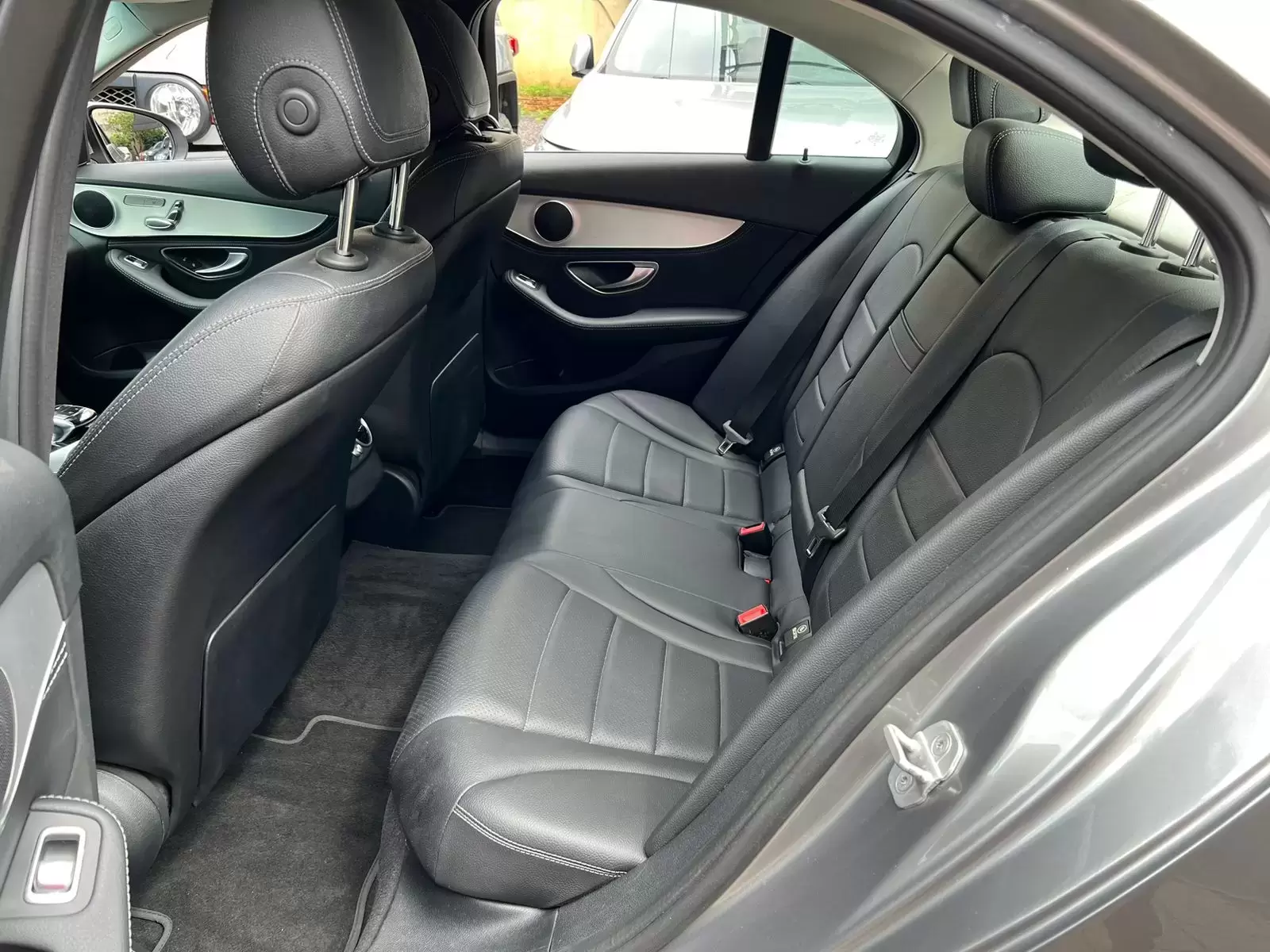 Mercedes Benz C300 4Matic 2015 en Globalmotors: Lujo y rendimiento. - Imagen 11