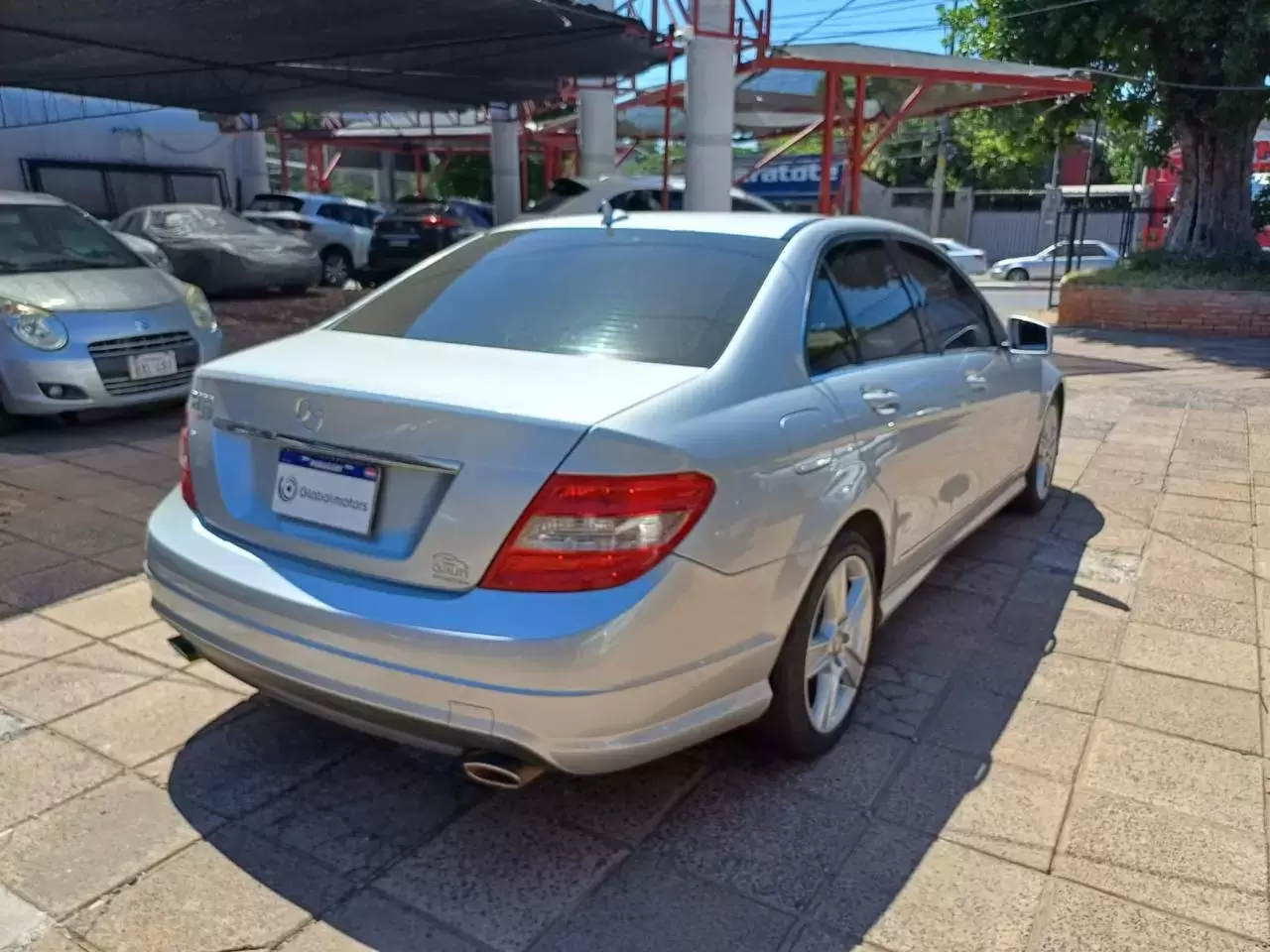 Mercedes Benz C300 (Frente 2012) 2011 en Globalmotors: Elegancia y rendimiento. - Imagen 7