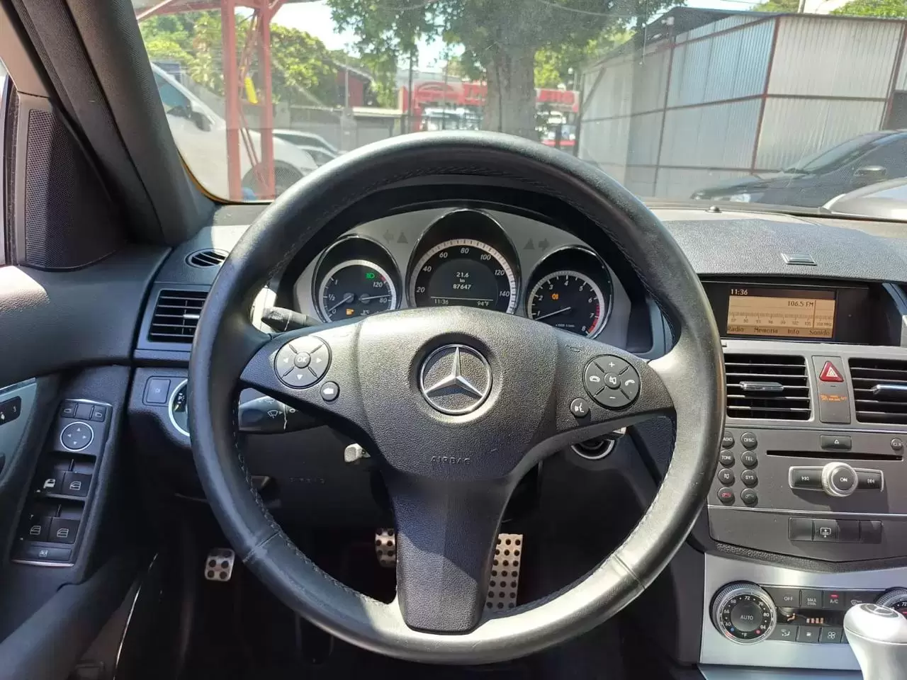 Mercedes Benz C300 (Frente 2012) 2011 en Globalmotors: Elegancia y rendimiento. - Imagen 15