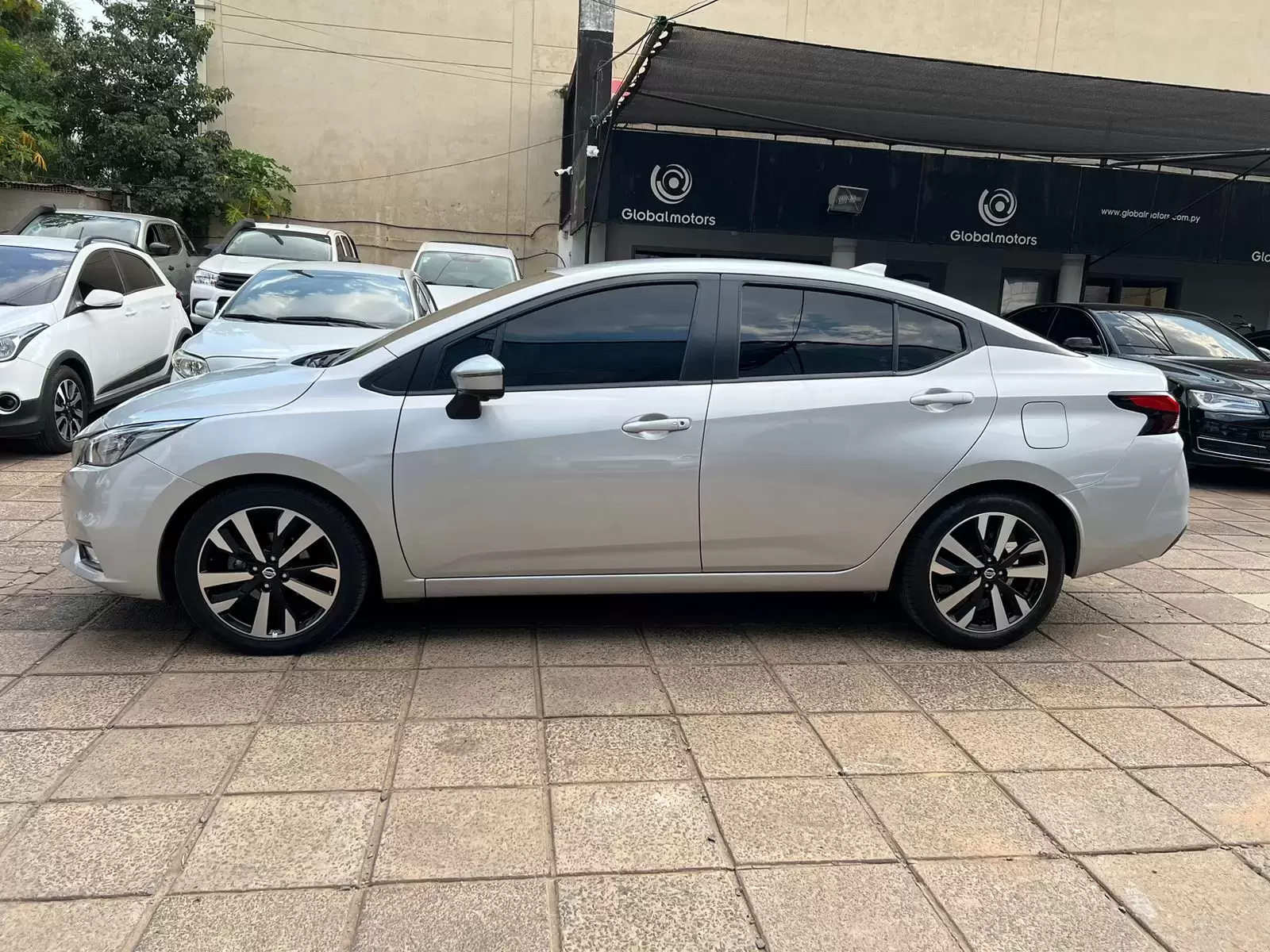 Nissan Versa Exclusive 2022 en Globalmotors: Lujo y potencia garantizados - Imagen 4
