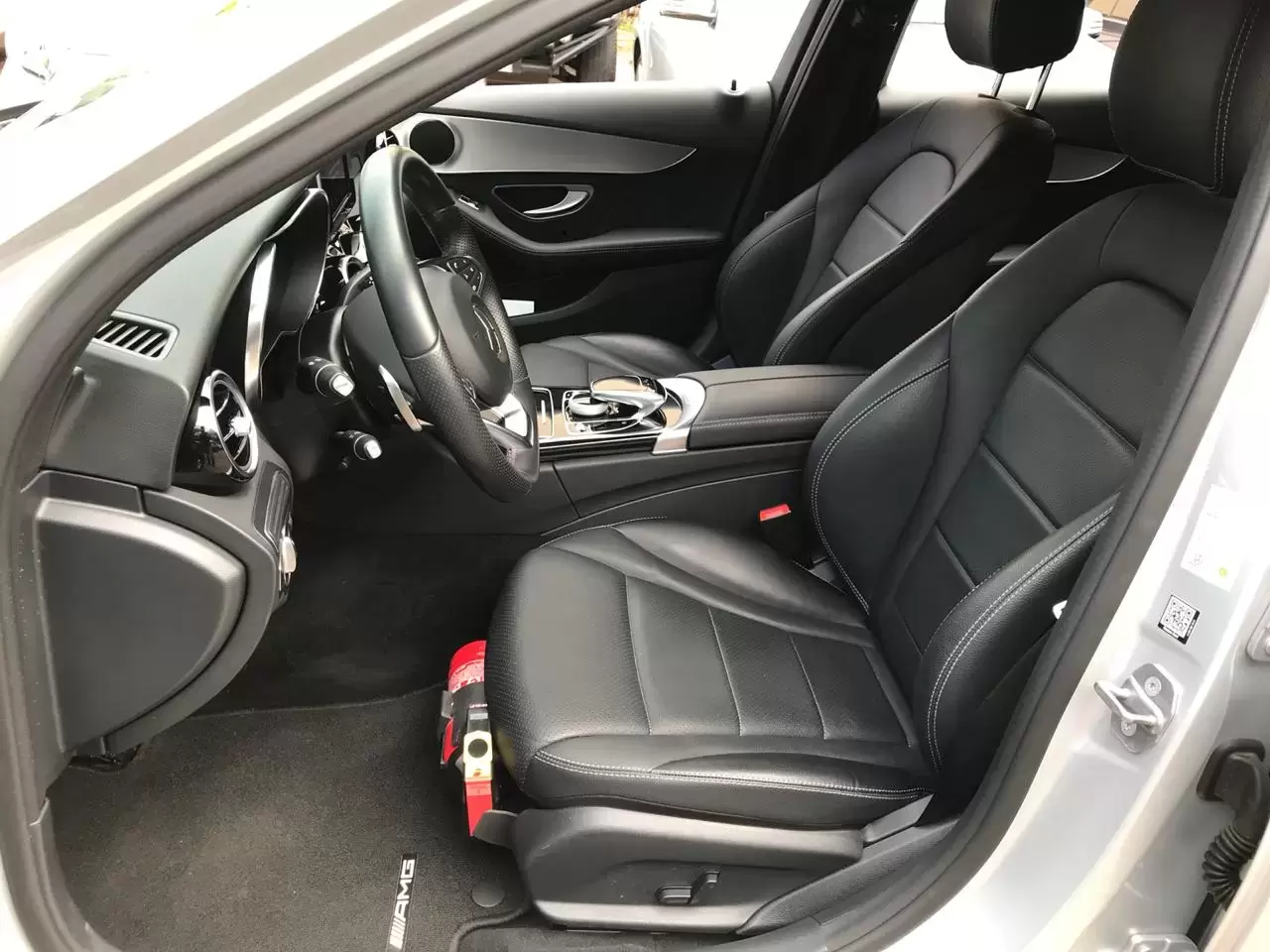 Mercedes Benz C200 2017 en Globalmotors: Elegancia y desempeño en uno. - Imagen 9