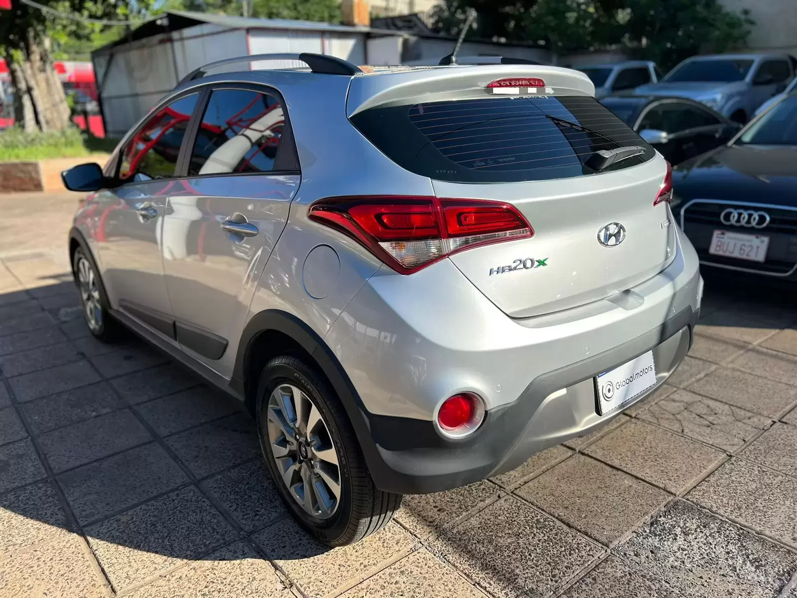 Hyundai HB20x 2016 en Globalmotors: Diseño moderno y rendimiento excepcional. - Imagen 5