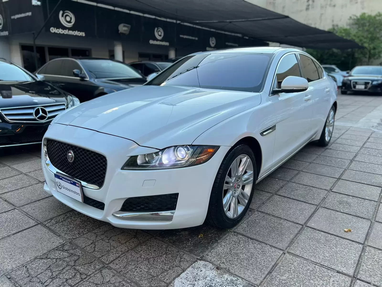 Jaguar XF Premium 35T 2016 en Globalmotors: Lujo y potencia garantizados