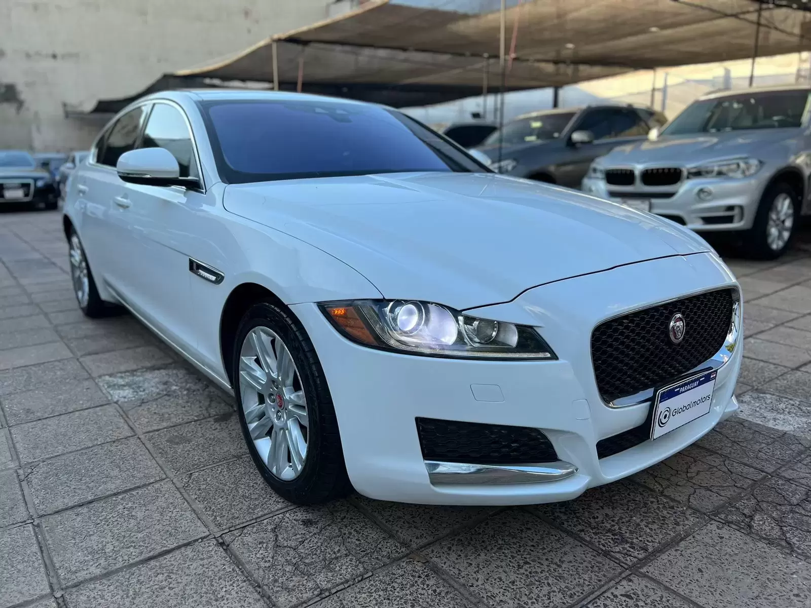 Jaguar XF Premium 35T 2016 en Globalmotors: Lujo y potencia garantizados - Imagen 3