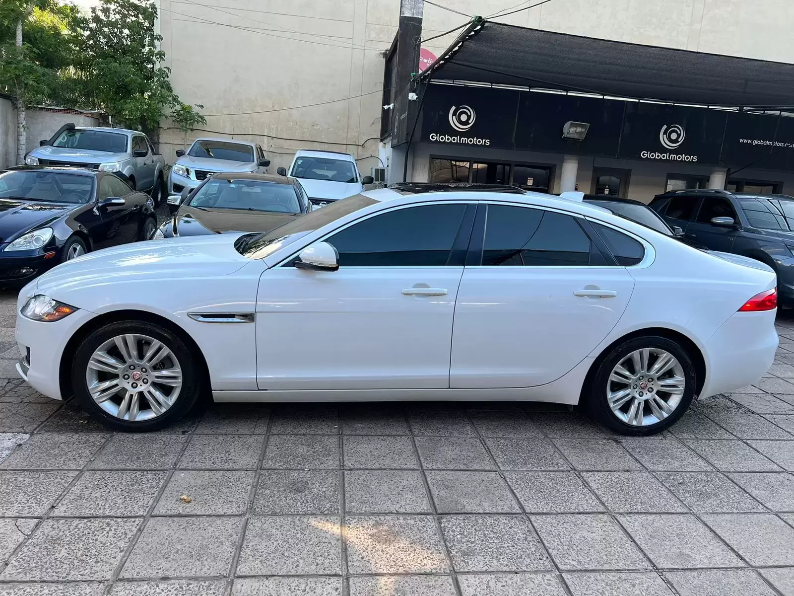 Jaguar XF Premium 35T 2016 en Globalmotors: Lujo y potencia garantizados - Imagen 4