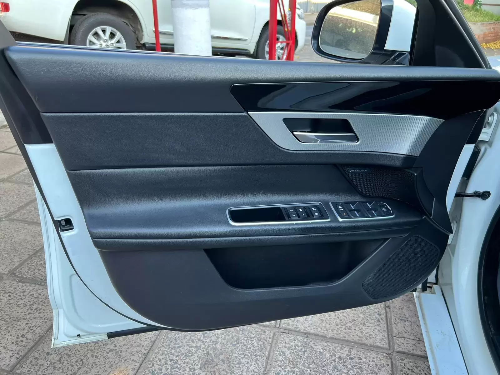Jaguar XF Premium 35T 2016 en Globalmotors: Lujo y potencia garantizados - Imagen 10