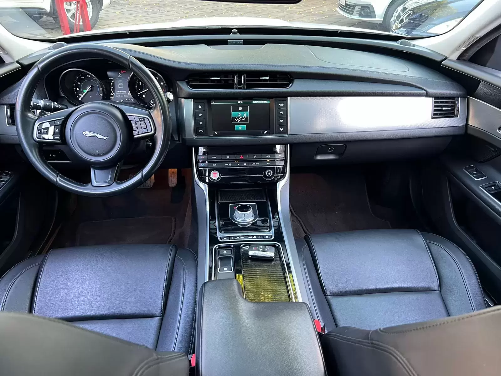 Jaguar XF Premium 35T 2016 en Globalmotors: Lujo y potencia garantizados - Imagen 12