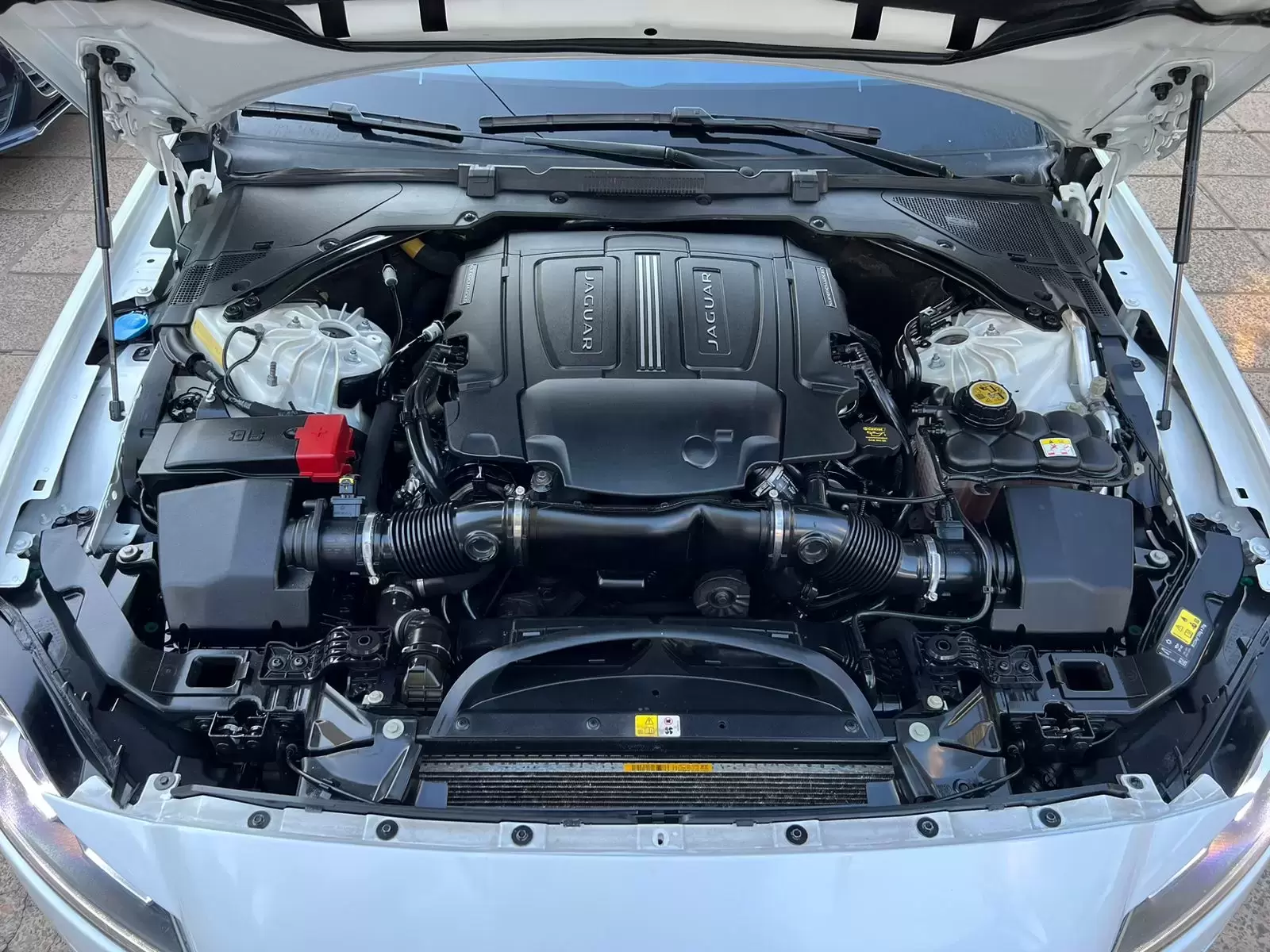 Jaguar XF Premium 35T 2016 en Globalmotors: Lujo y potencia garantizados - Imagen 15