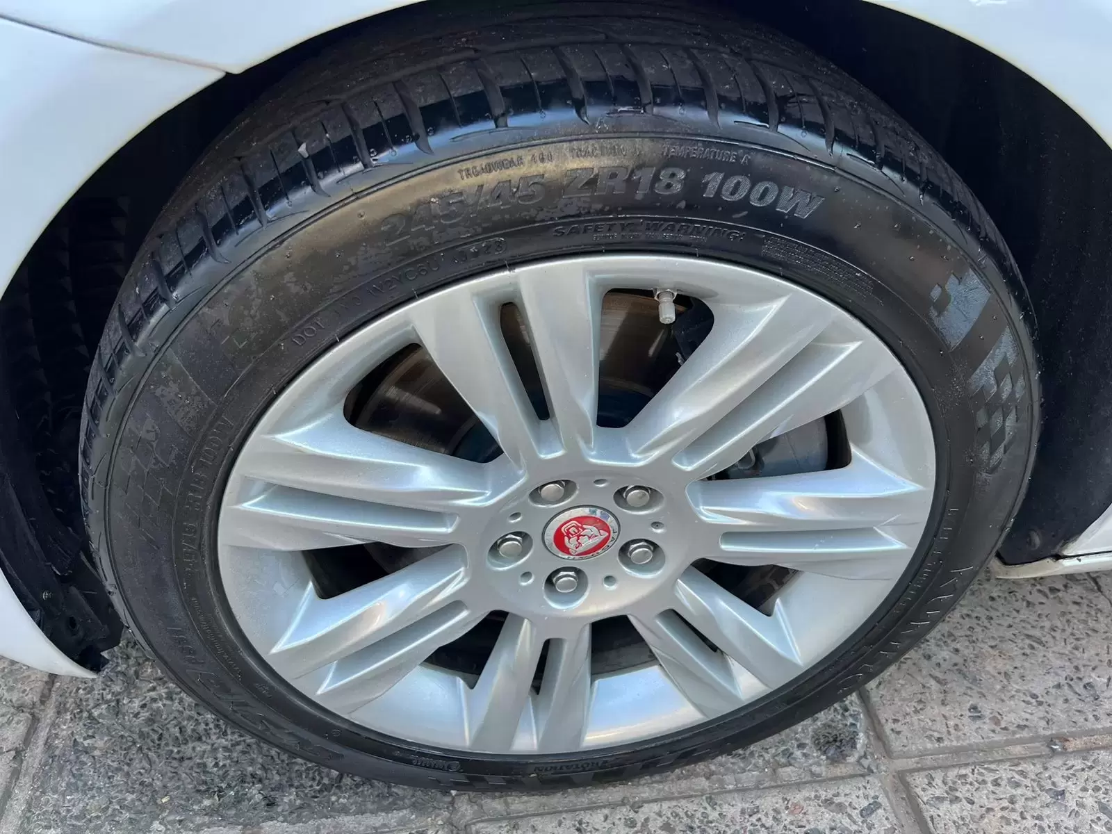 Jaguar XF Premium 35T 2016 en Globalmotors: Lujo y potencia garantizados - Imagen 17