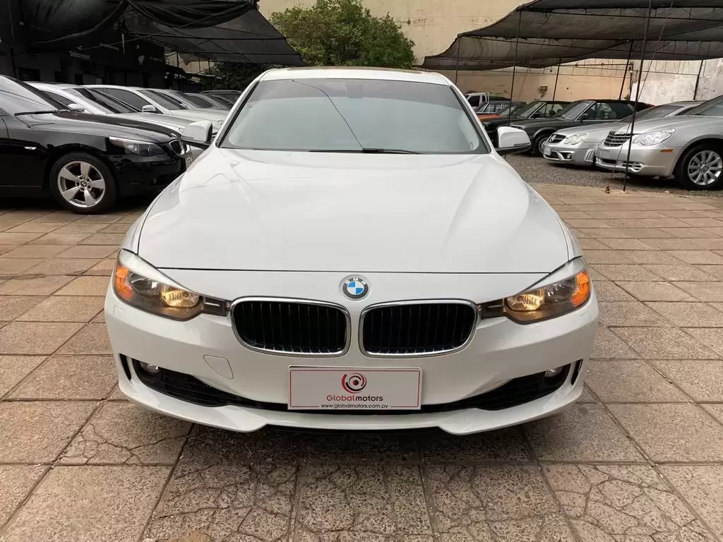 BMW 328i Luxury 2014 en Globalmotors: lujo y potencia garantizados. - Imagen 2