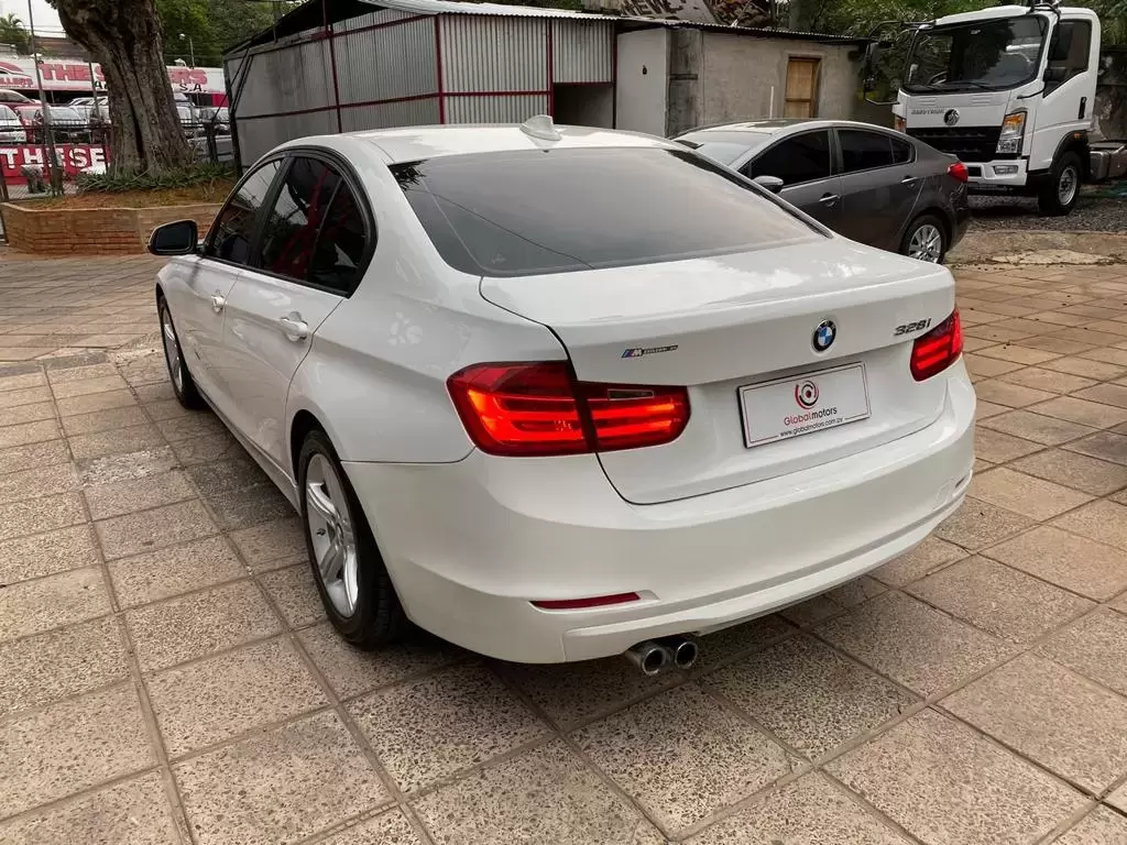 BMW 328i Luxury 2014 en Globalmotors: lujo y potencia garantizados. - Imagen 5