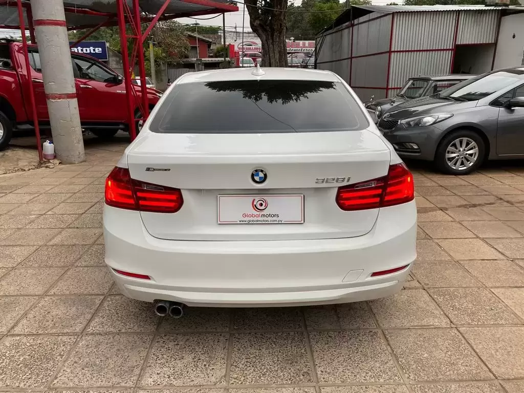 BMW 328i Luxury 2014 en Globalmotors: lujo y potencia garantizados. - Imagen 6