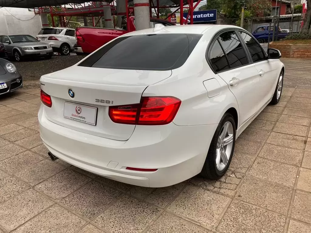 BMW 328i Luxury 2014 en Globalmotors: lujo y potencia garantizados. - Imagen 7