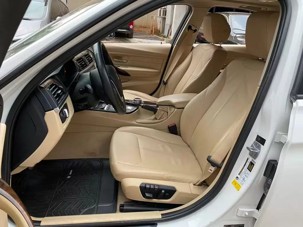 BMW 328i Luxury 2014 en Globalmotors: lujo y potencia garantizados. - Imagen 9