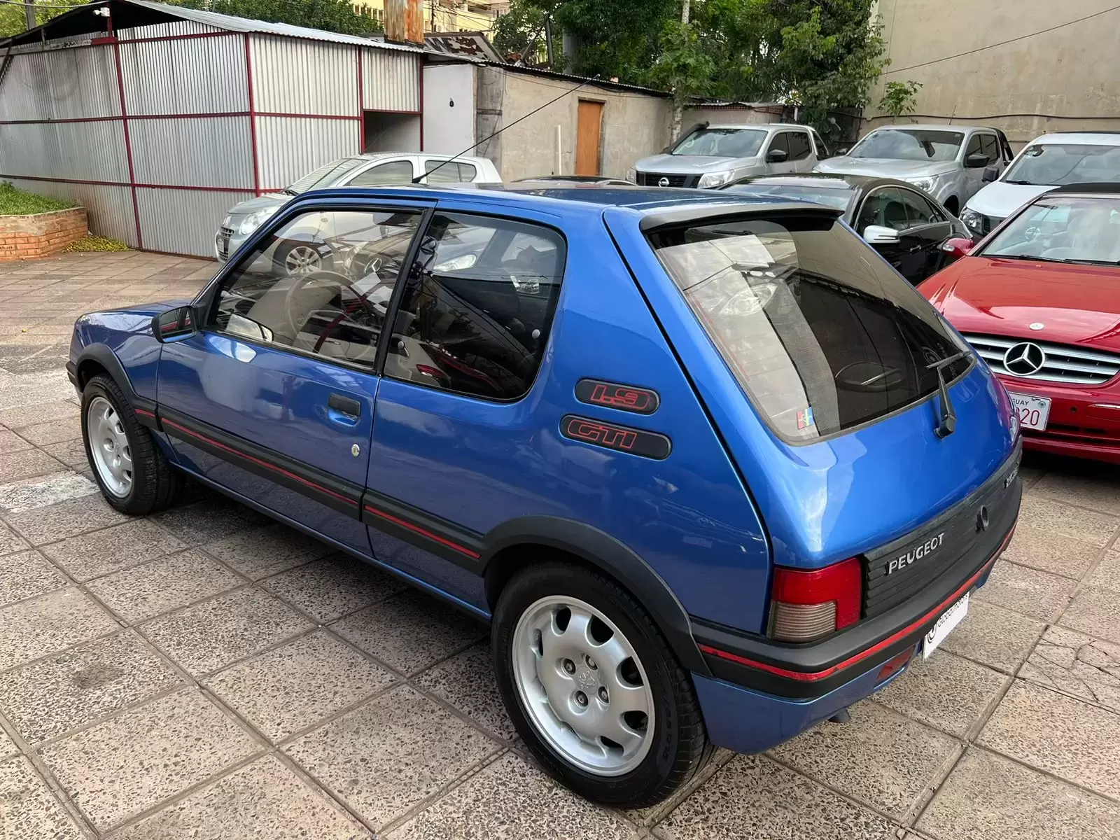 Peugeot 205 GTI 1993 en Globalmotors: Potencia y estilo deportivo. - Imagen 5