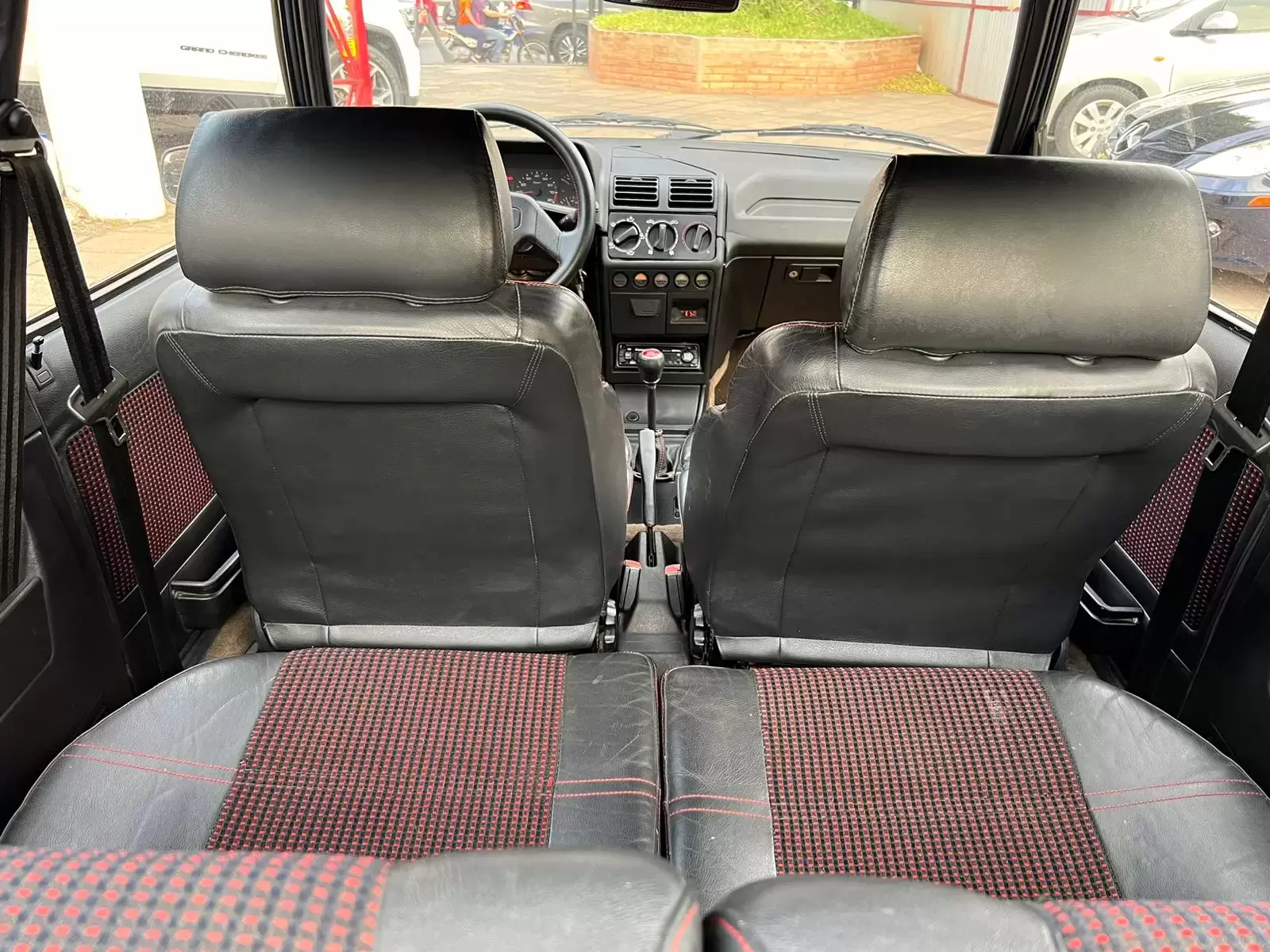 Peugeot 205 GTI 1993 en Globalmotors: Potencia y estilo deportivo. - Imagen 14