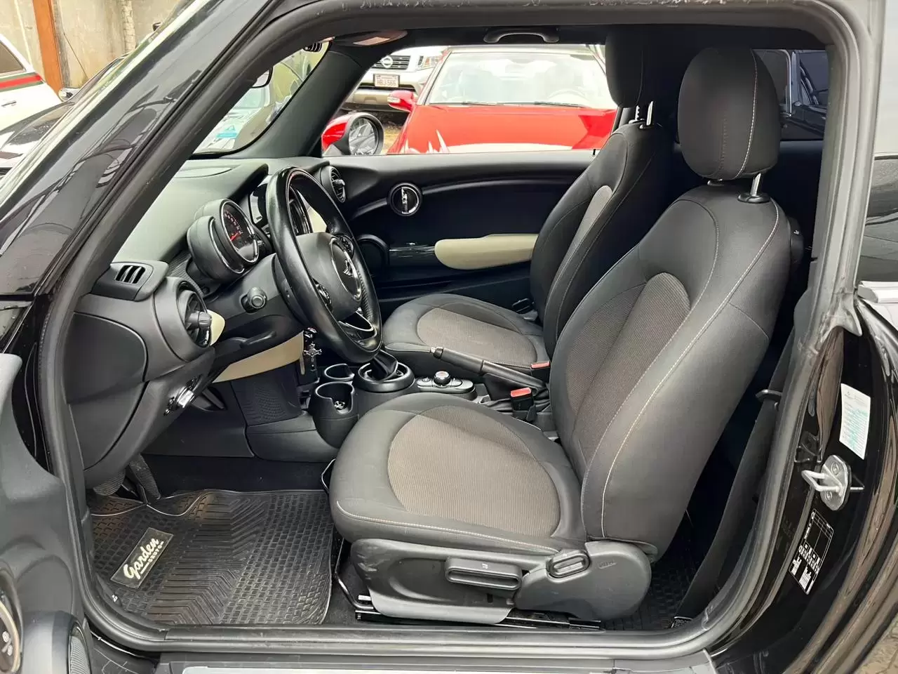 Mini Cooper 2018 en Globalmotors: Estilo y rendimiento excepcional. - Imagen 8
