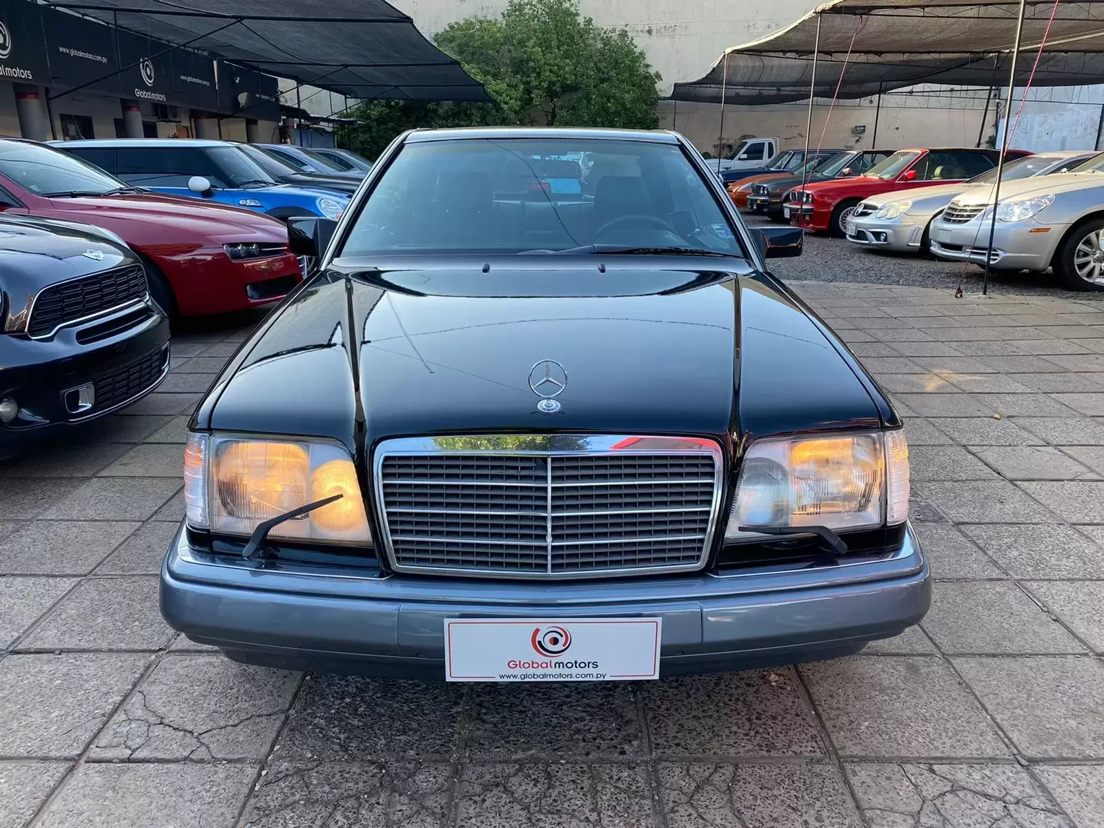 Mercedes Benz E320 1994 en Globalmotors: Lujo y rendimiento emblemáticos. - Imagen 2