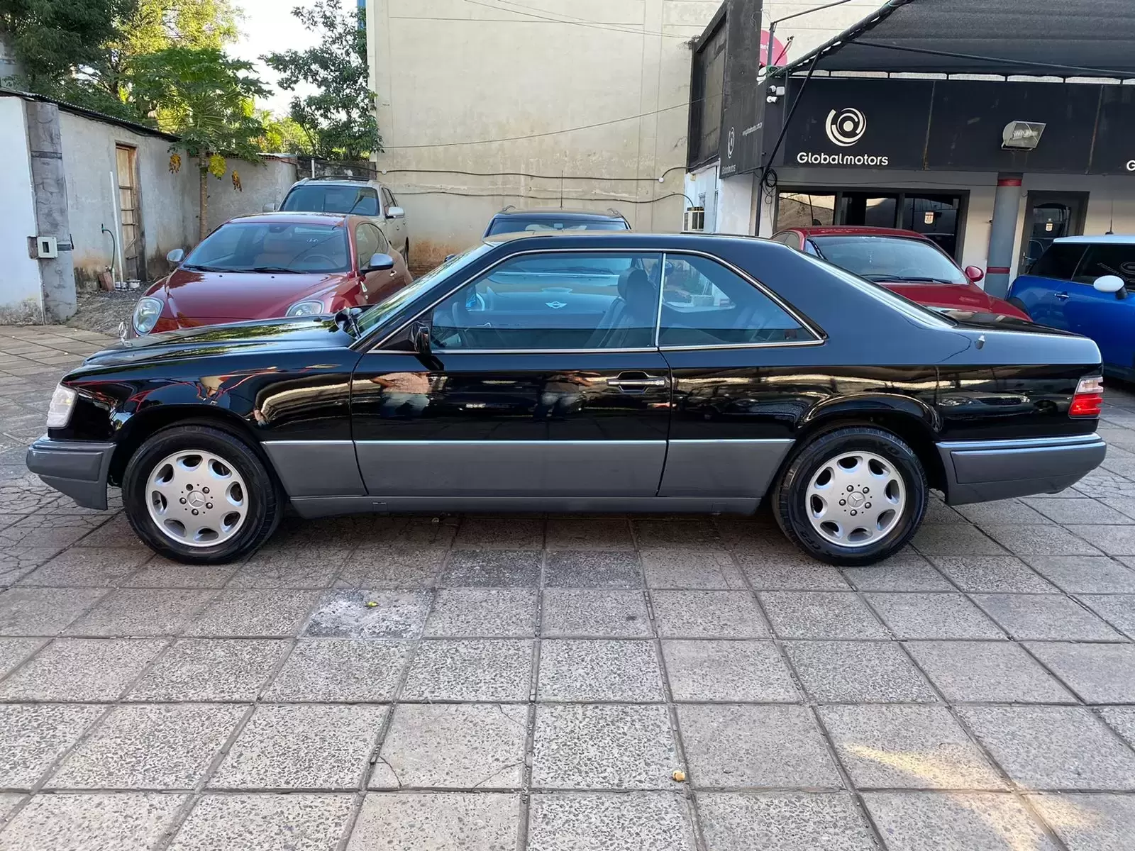 Mercedes Benz E320 1994 en Globalmotors: Lujo y rendimiento emblemáticos. - Imagen 4